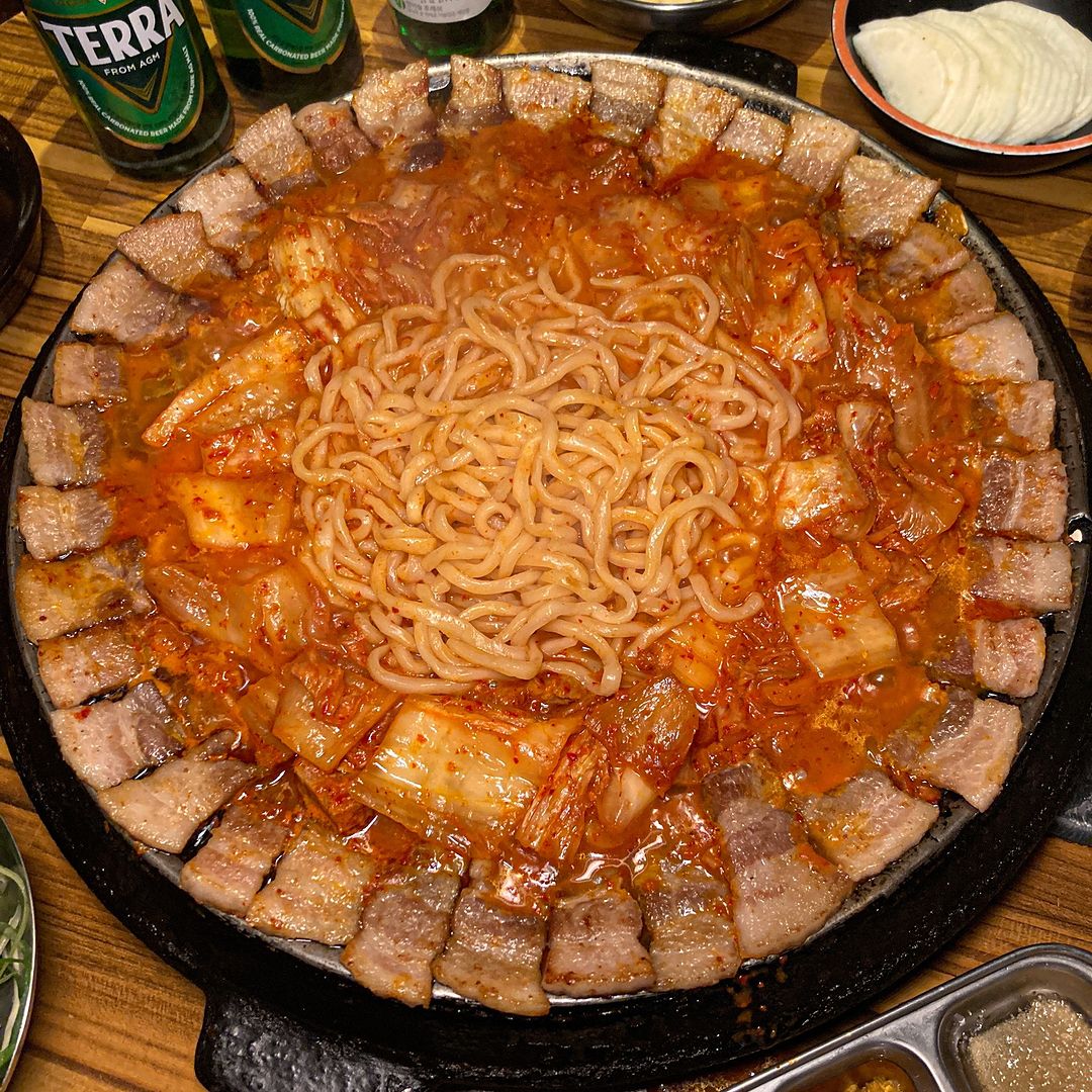 무쇠김치삼겹 관평점