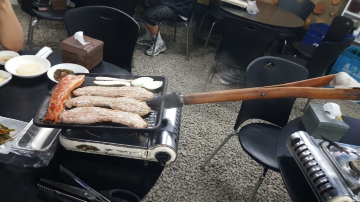 삽자루든돼지