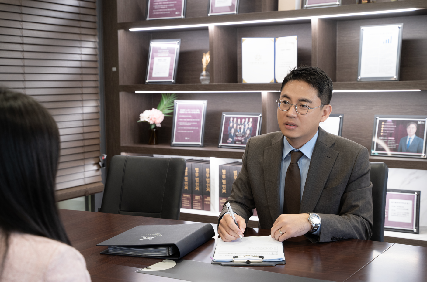 법무법인 YK 고양 분사무소 형사이혼전문변호사