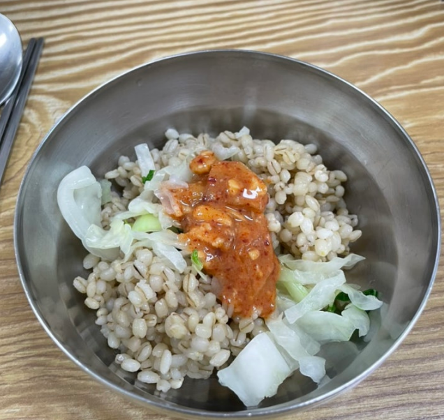 왕홍두깨연칼국수