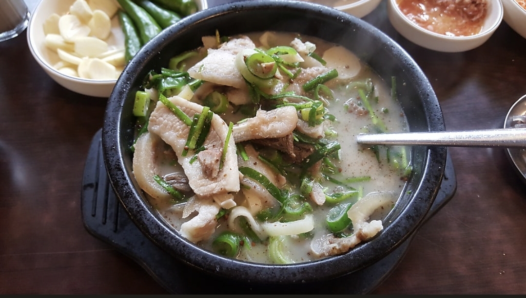 홍돼지마을순대국 본점
