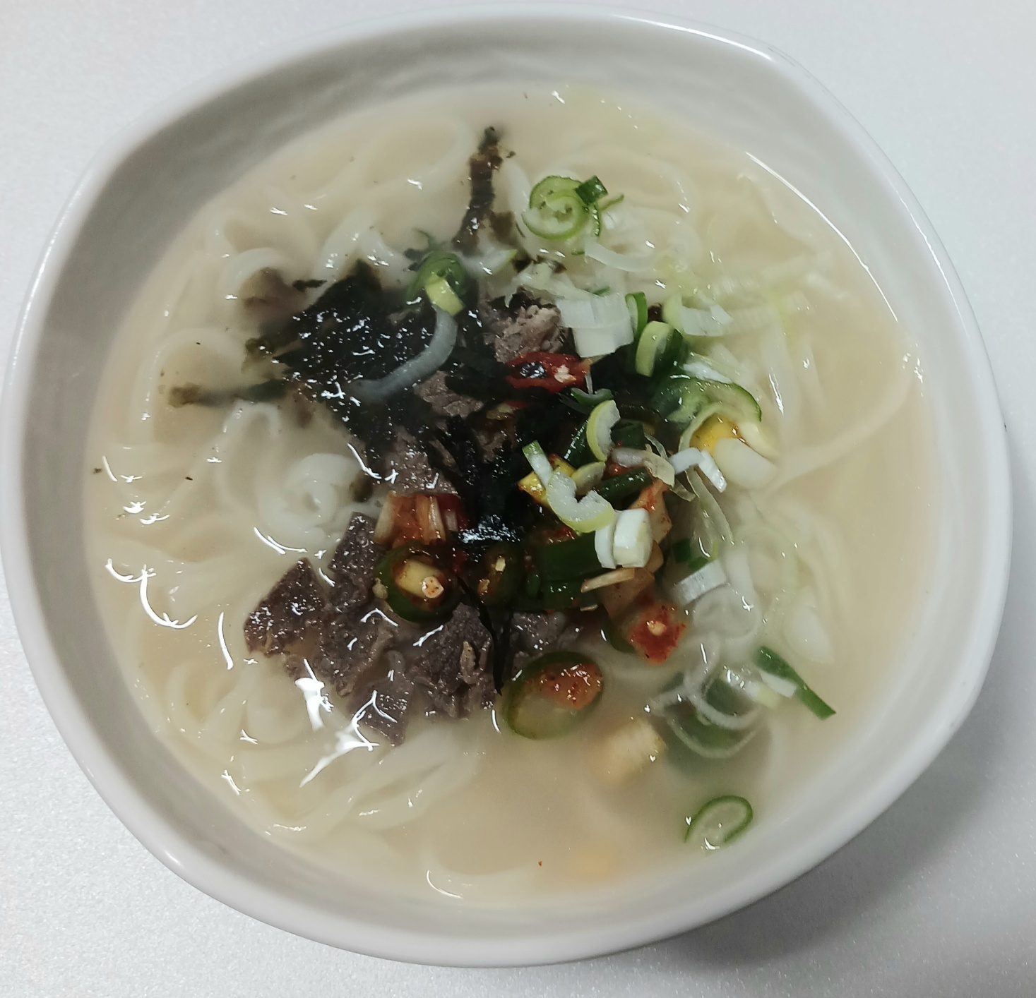 우박사 손만둣국
