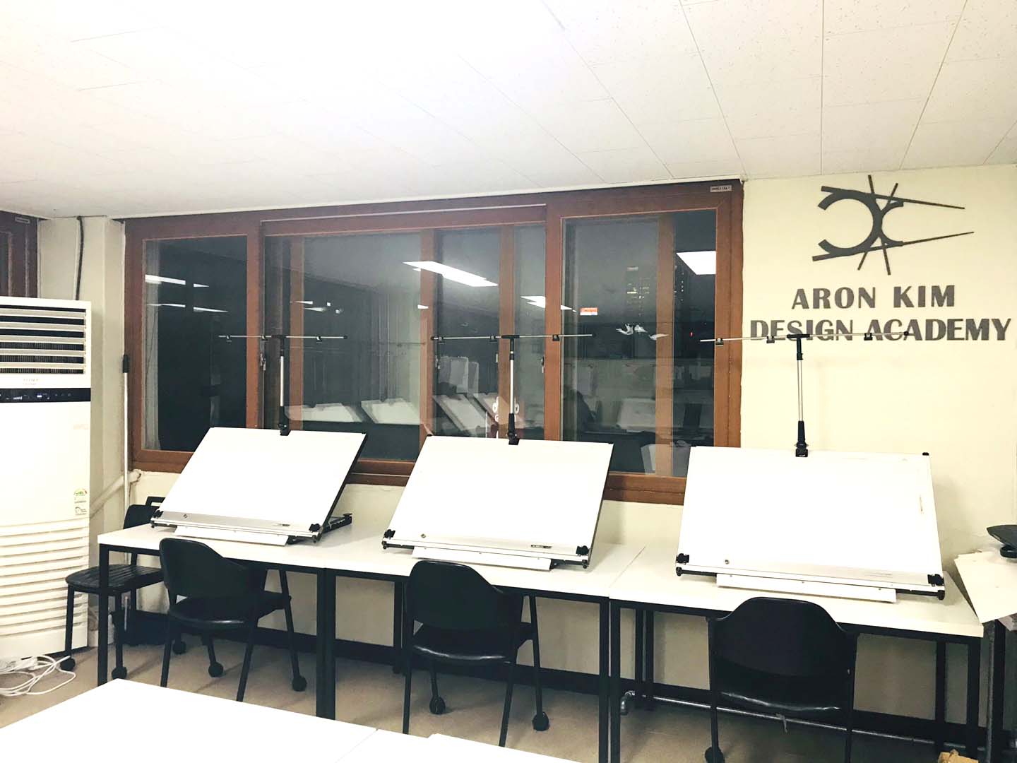 아론킴디자인전문아카데미 대표 이미지