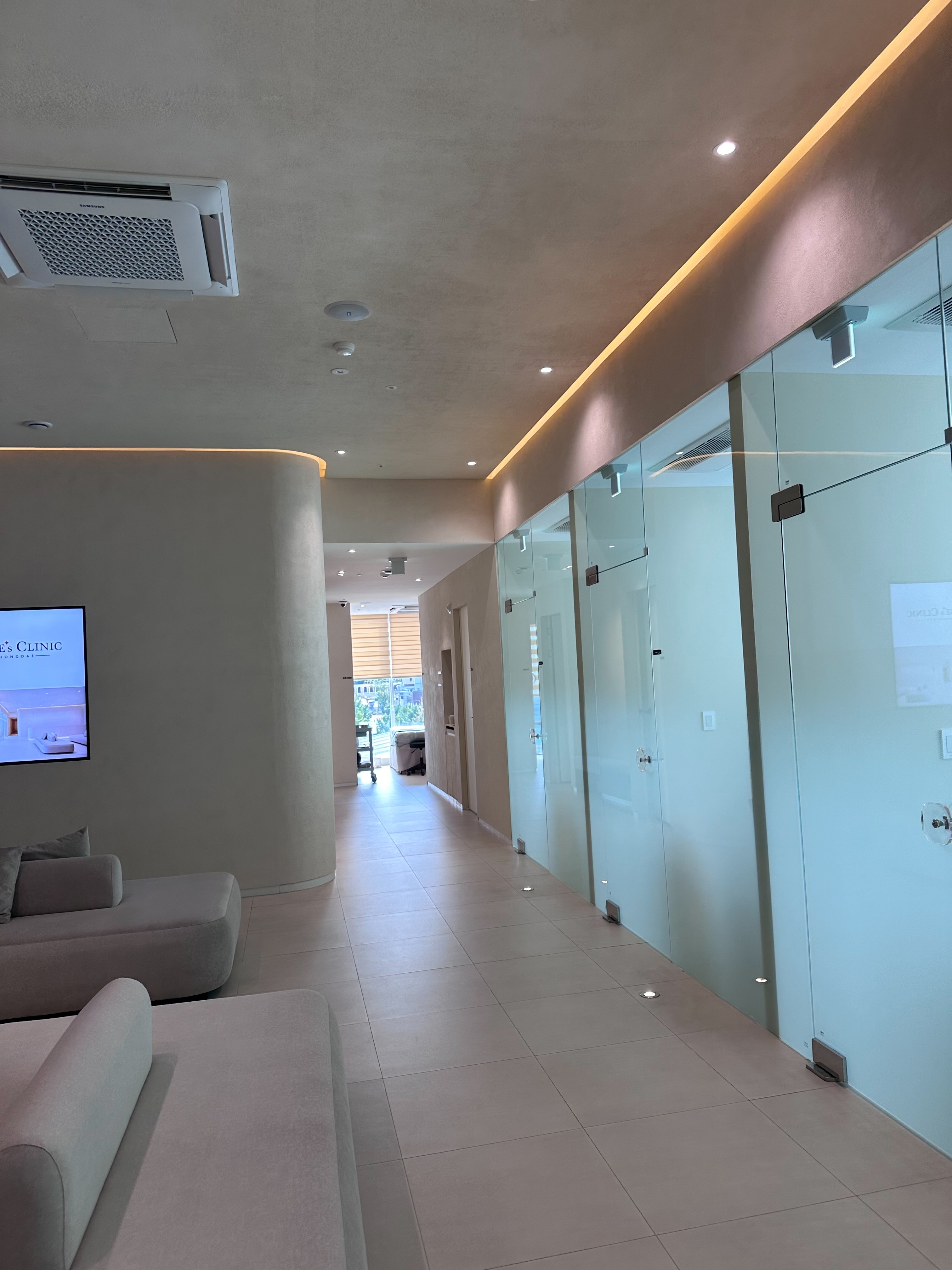 톤즈의원 홍대입구역 대표 이미지