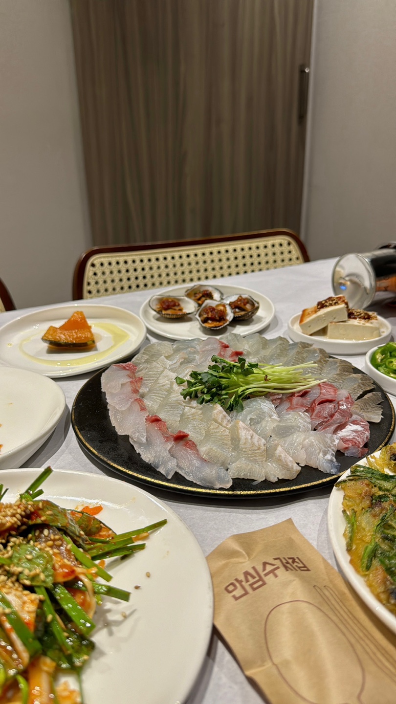 C55 | 울산 북구에서 회덮밥맛집 소개합니다 회덮밥전문점 방문해 보세요 회사가는총각 송정점