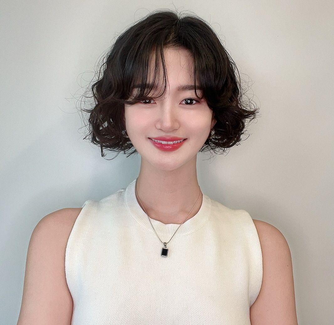 박승철헤어스투디오 녹번역점 내부 또는 관련 모습