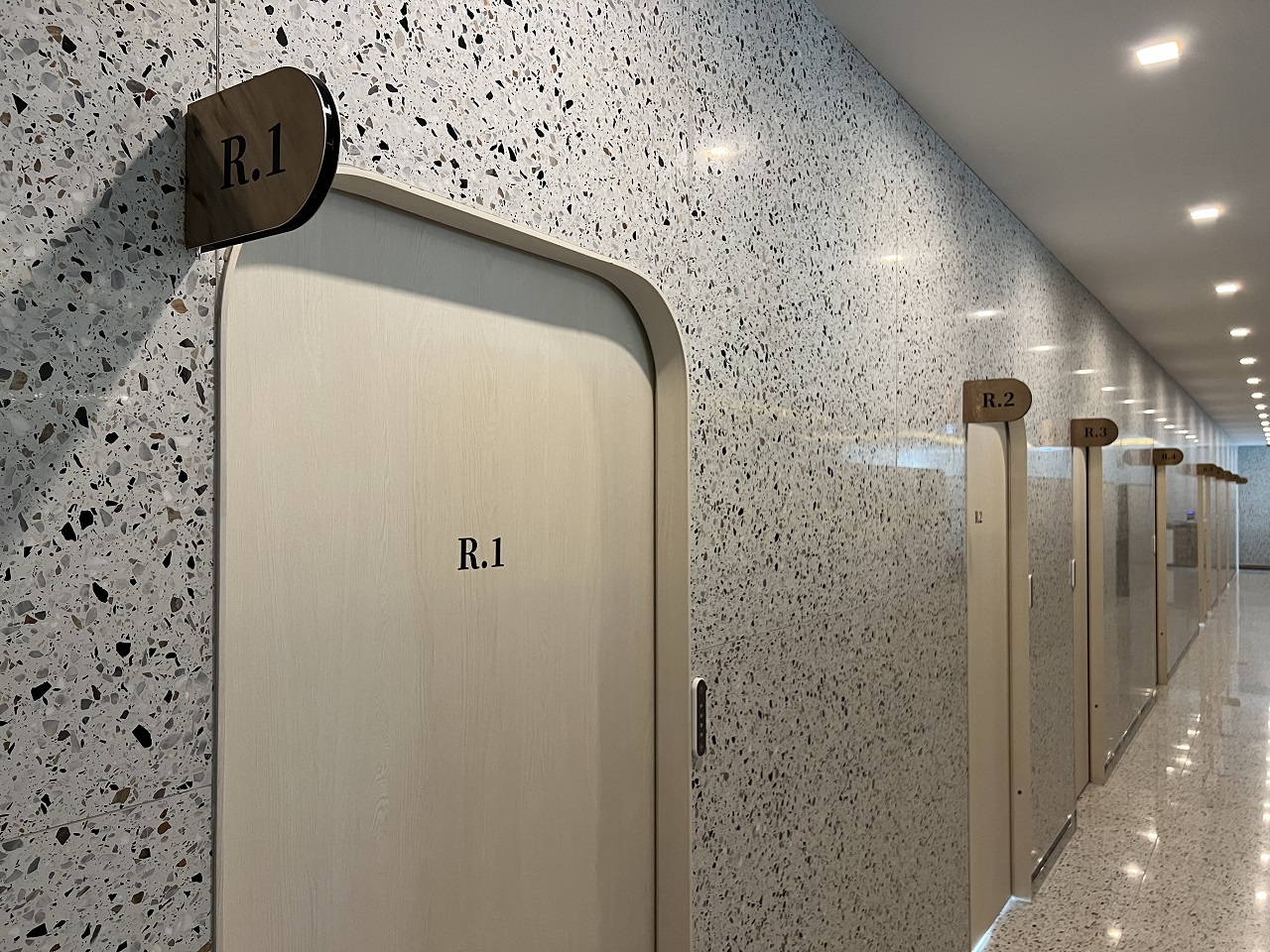 무탄 여의도점 대표 이미지 - 고급스러운 분위기