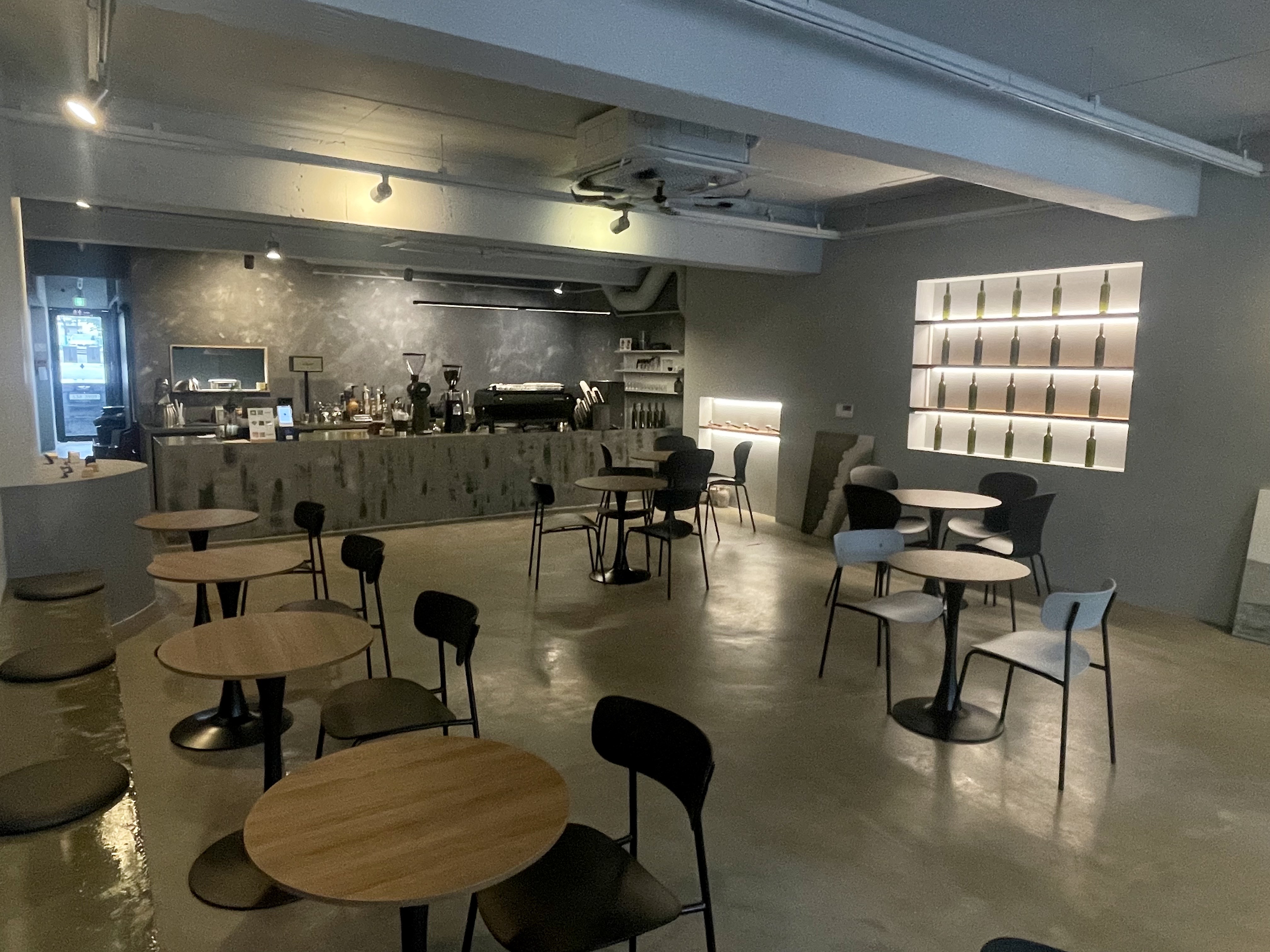 디프커피온더바 대표 이미지