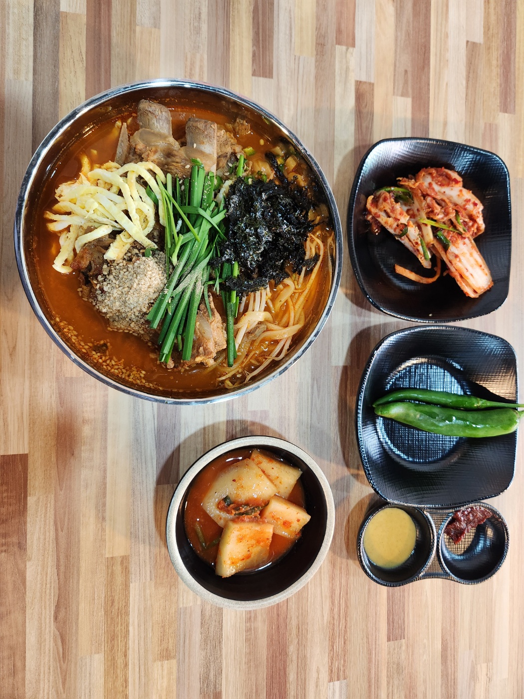 뼈칼국수뼈구이