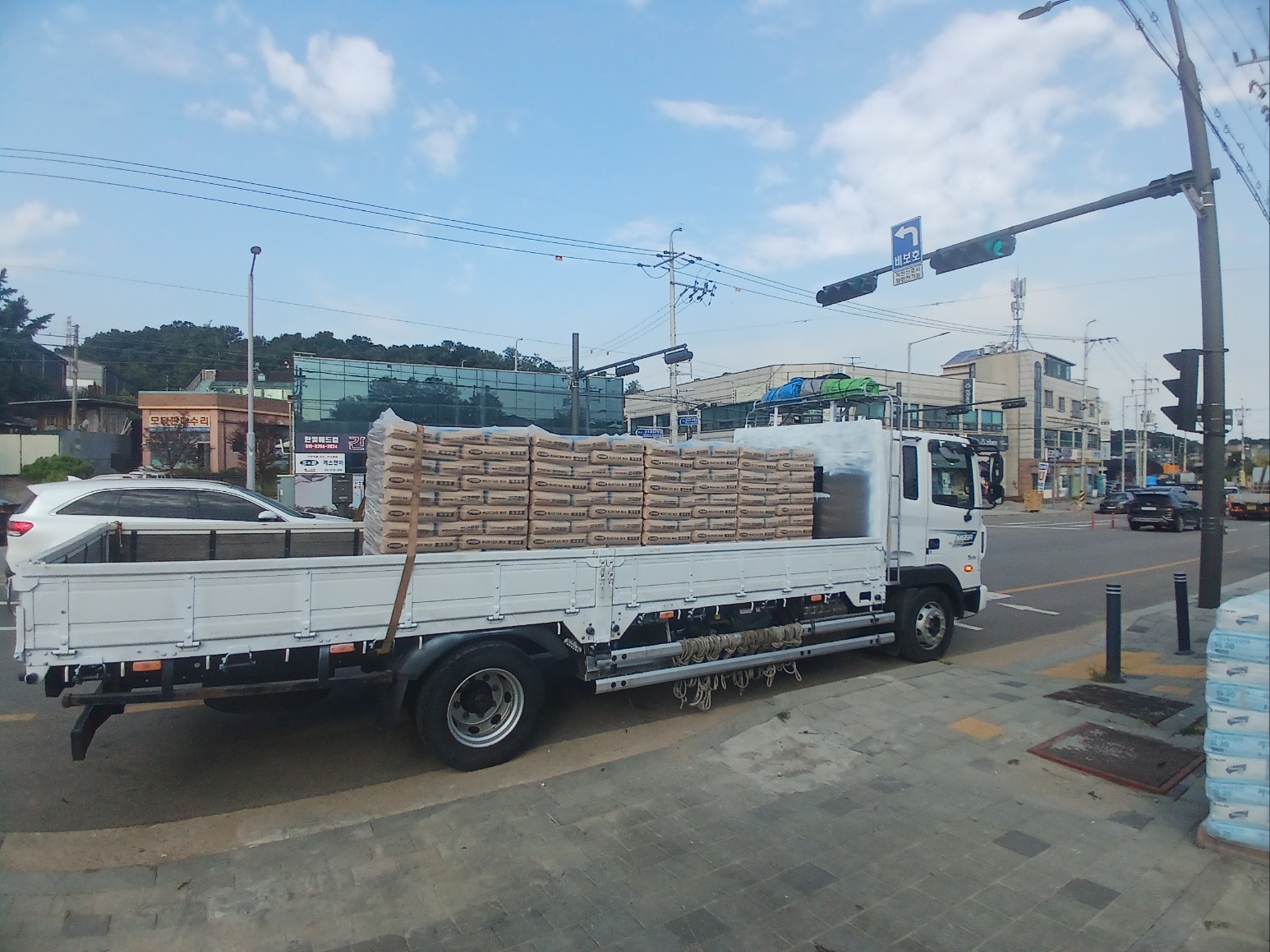 레미탈,몰탈,시멘트,아스콘,보도블럭,모래,자갈,건재
