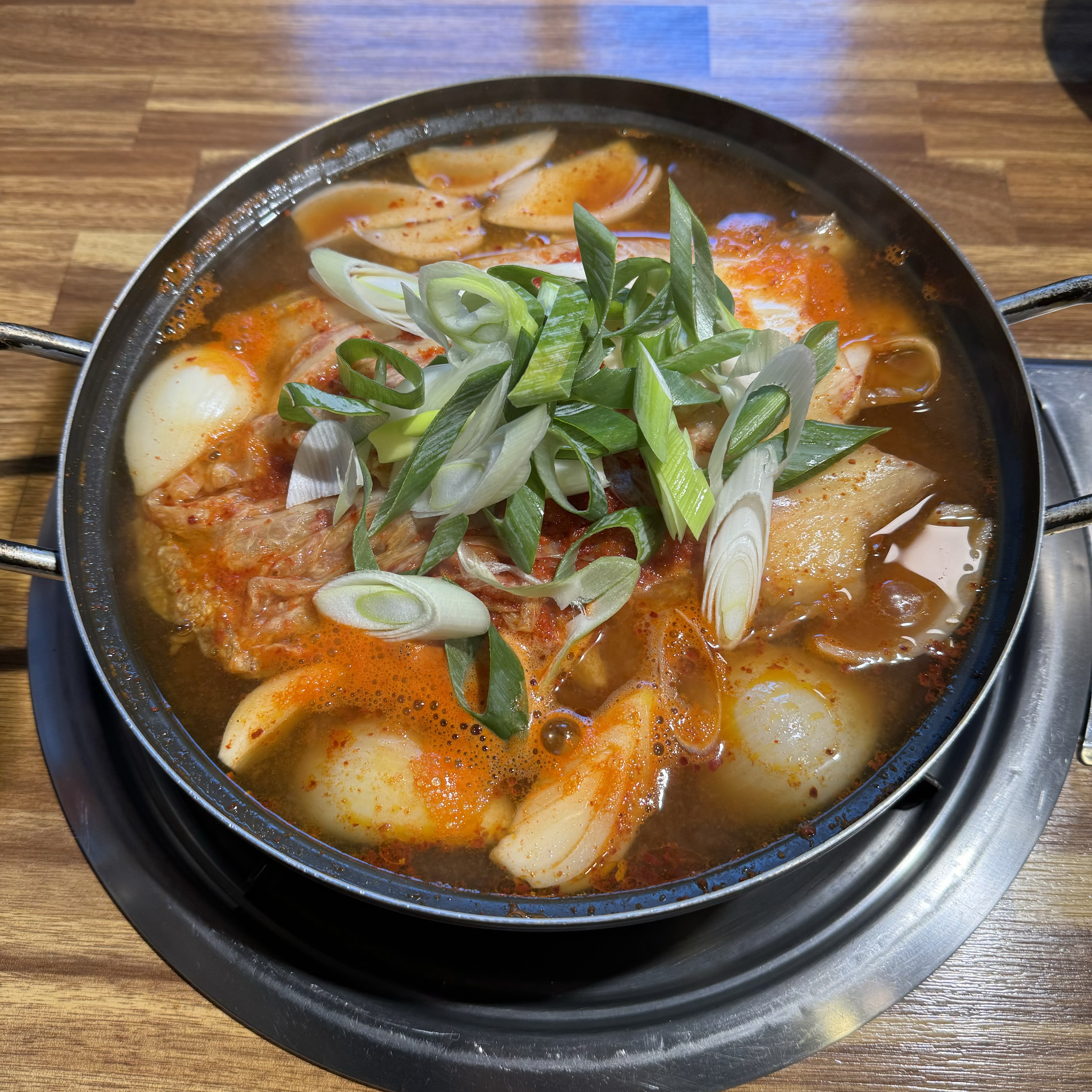 하늘만큼땅만큼 생고기두루치기전문점