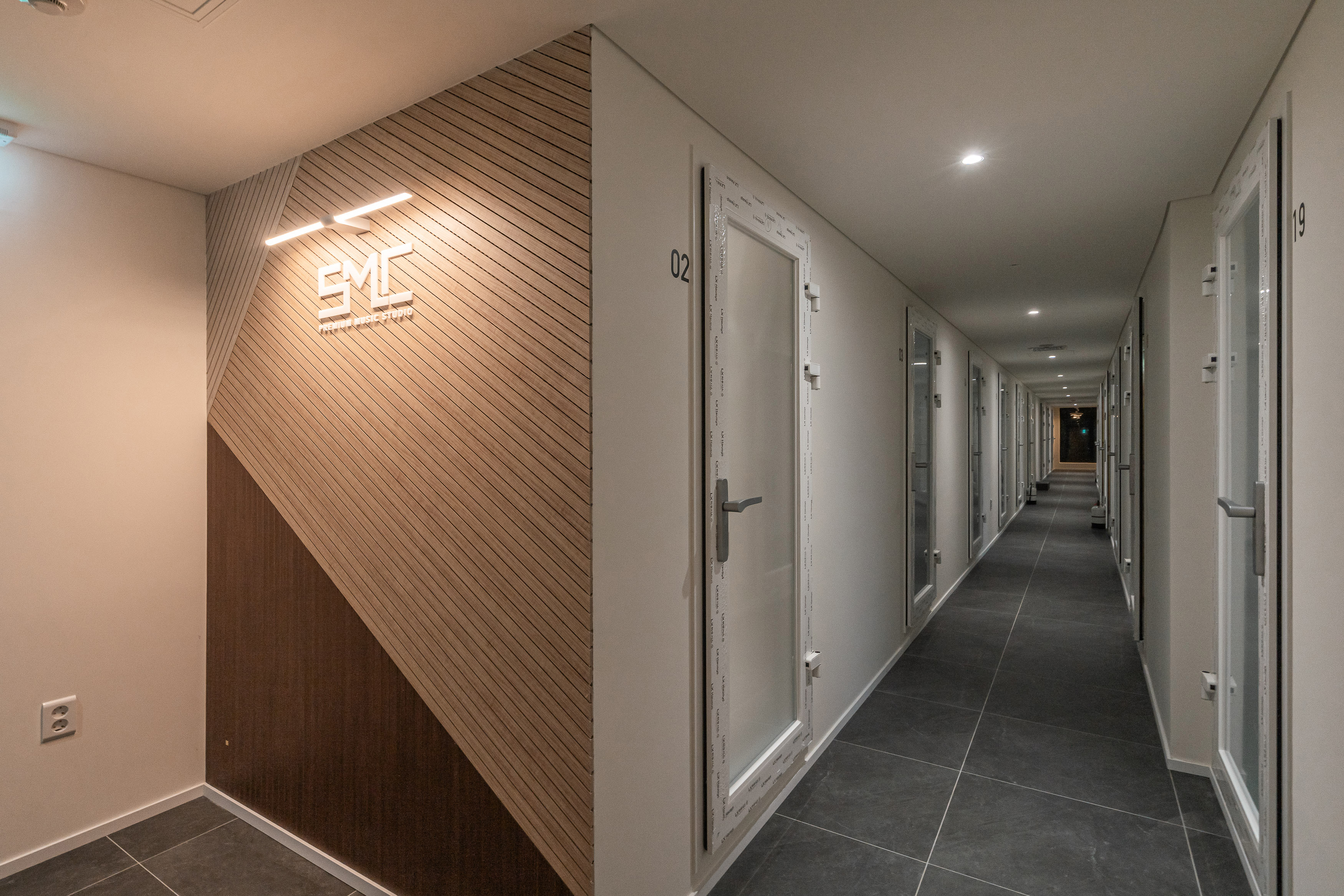 1번째 스튜디오 사진