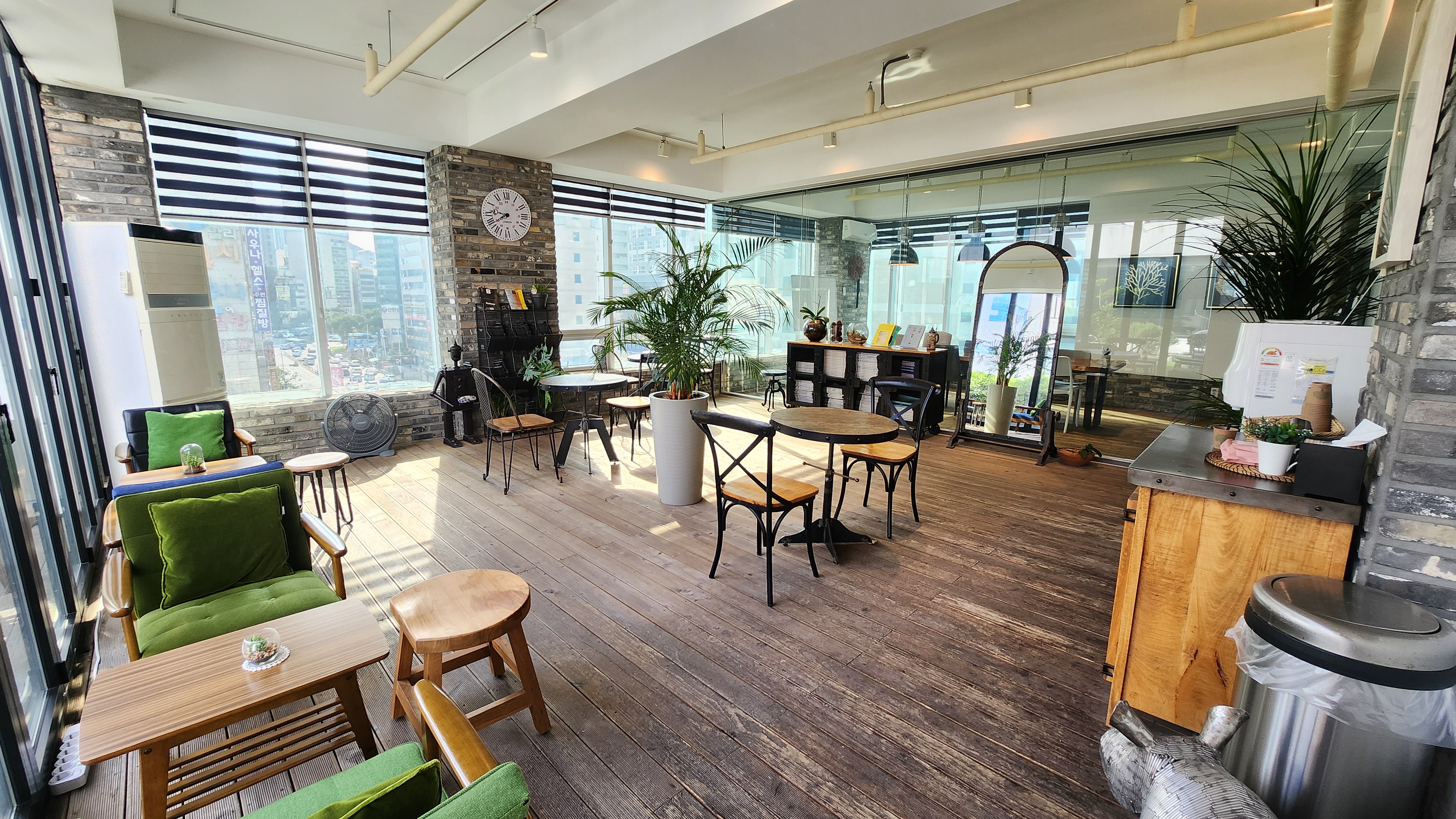 비즈업라운지 회의실 연산역점 대표 이미지