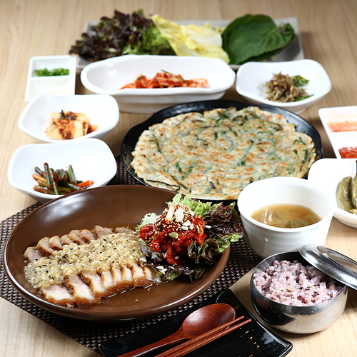대덕골보쌈칼국수