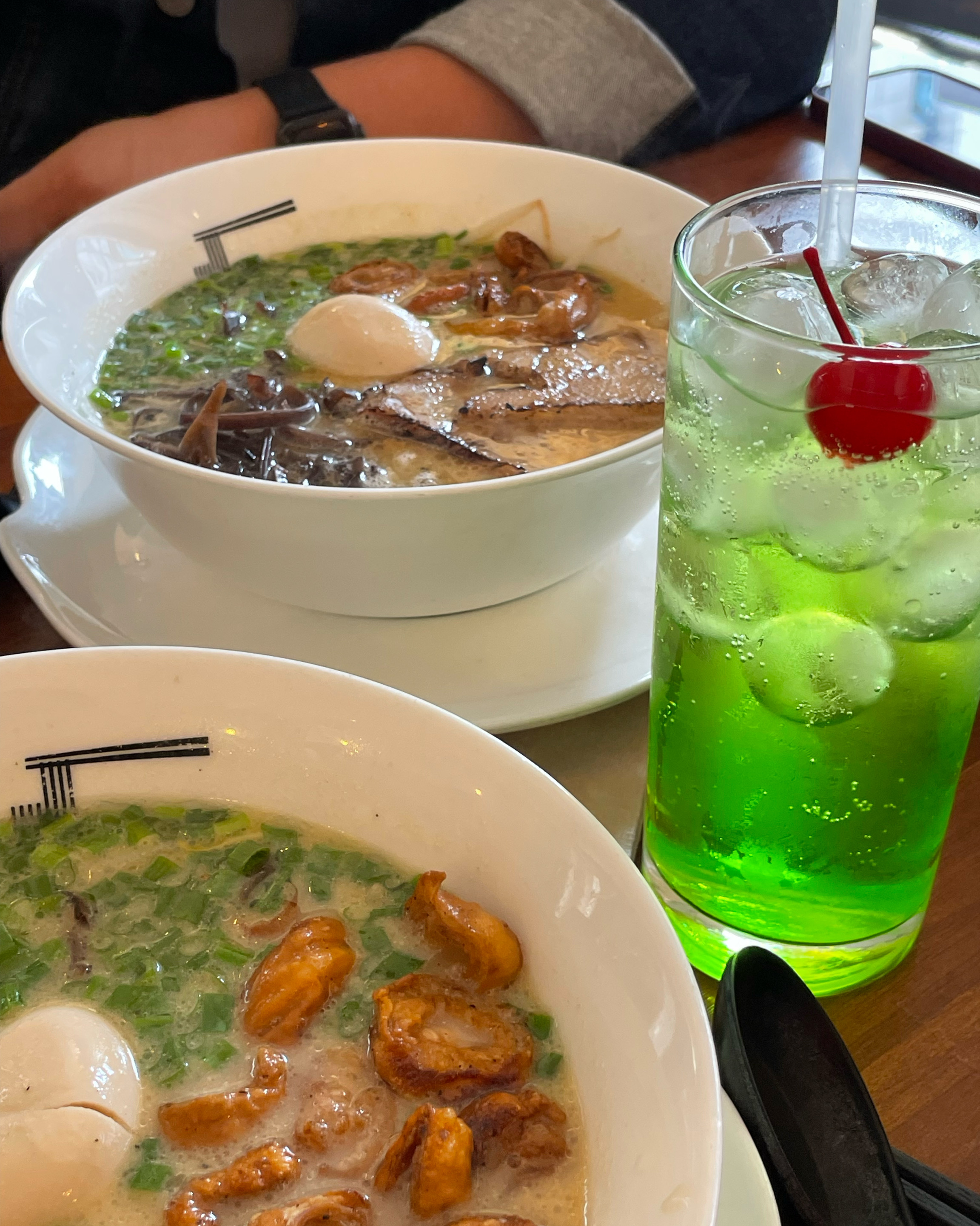 계단라멘 일산본점 대표 이미지 - 진한 돈코츠 육수의 계단라멘