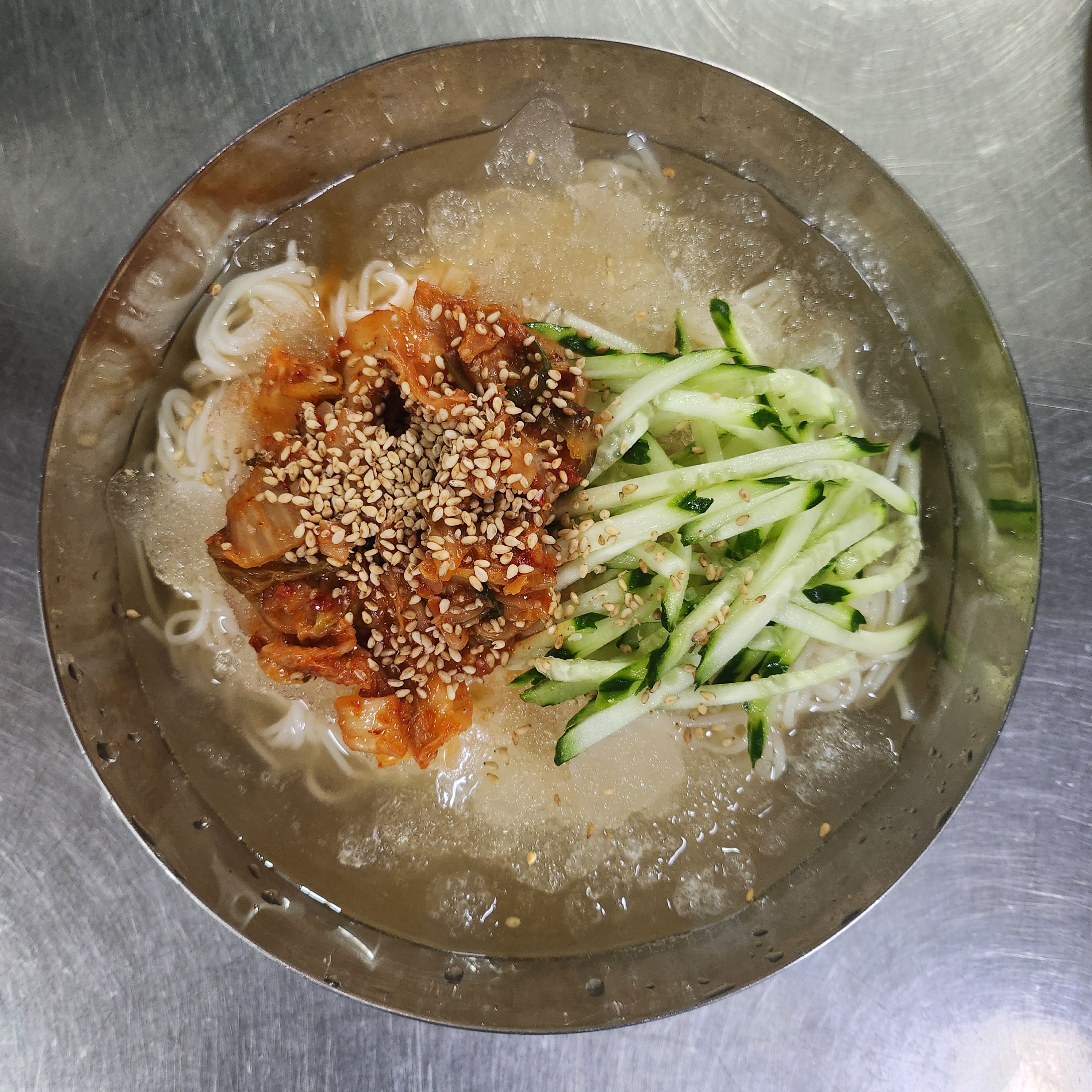 천앤정오리숯불회전구이