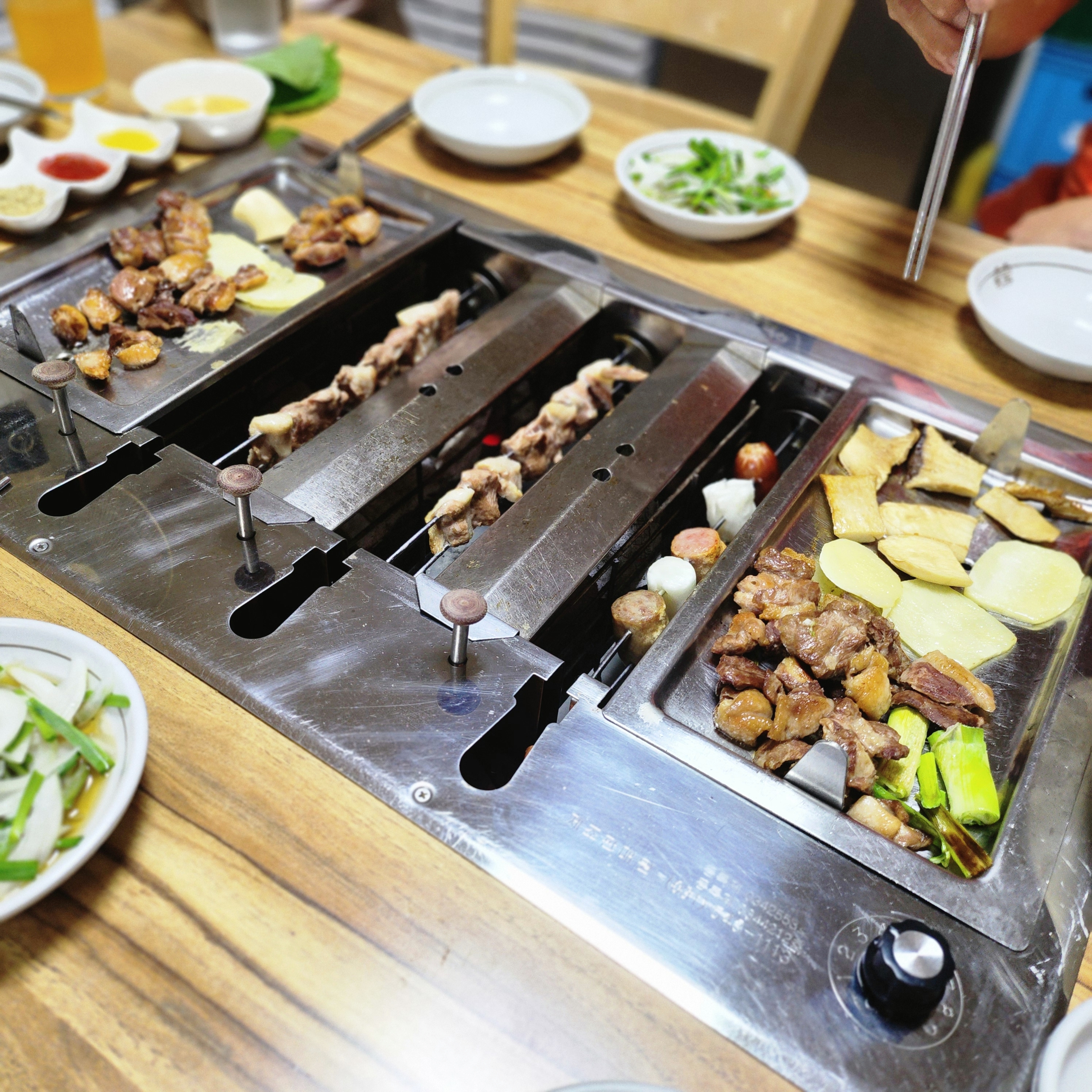 천앤정오리숯불회전구이