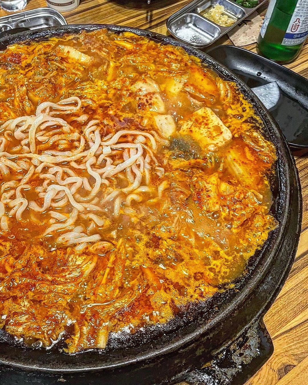무쇠김치삼겹 관평점
