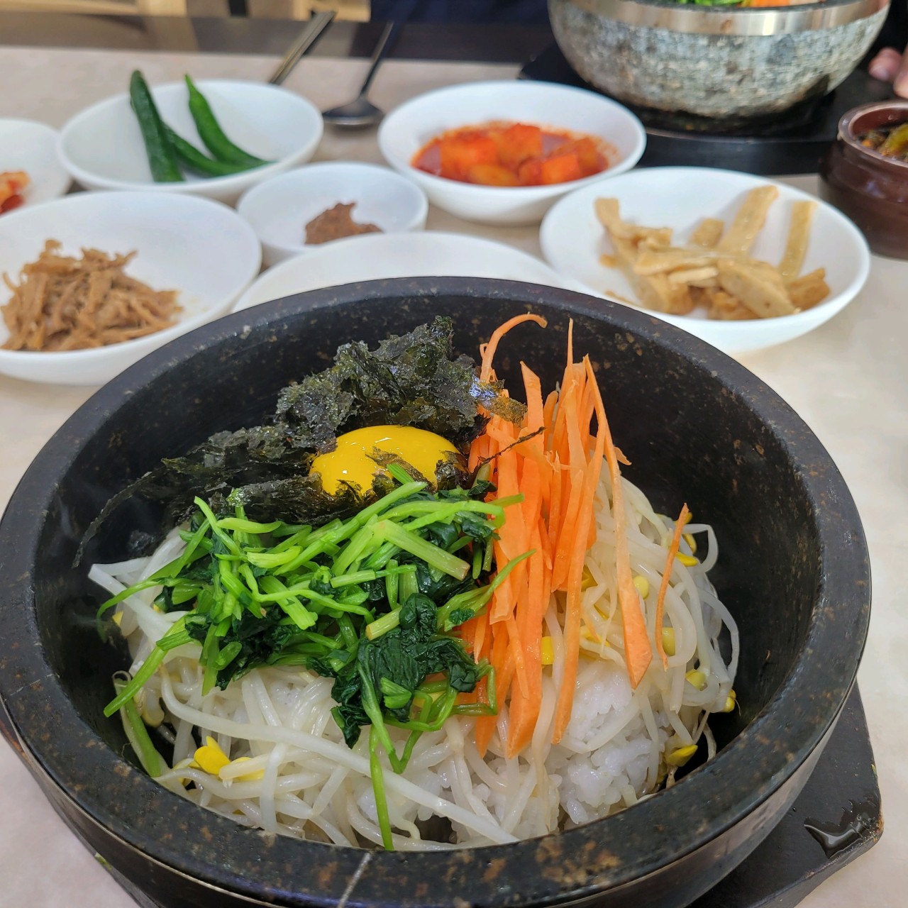 콩나물비빔돌솥밥