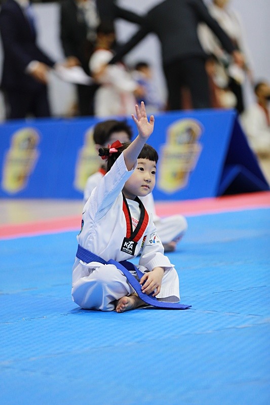 명장 돌려차기태권도 지축점