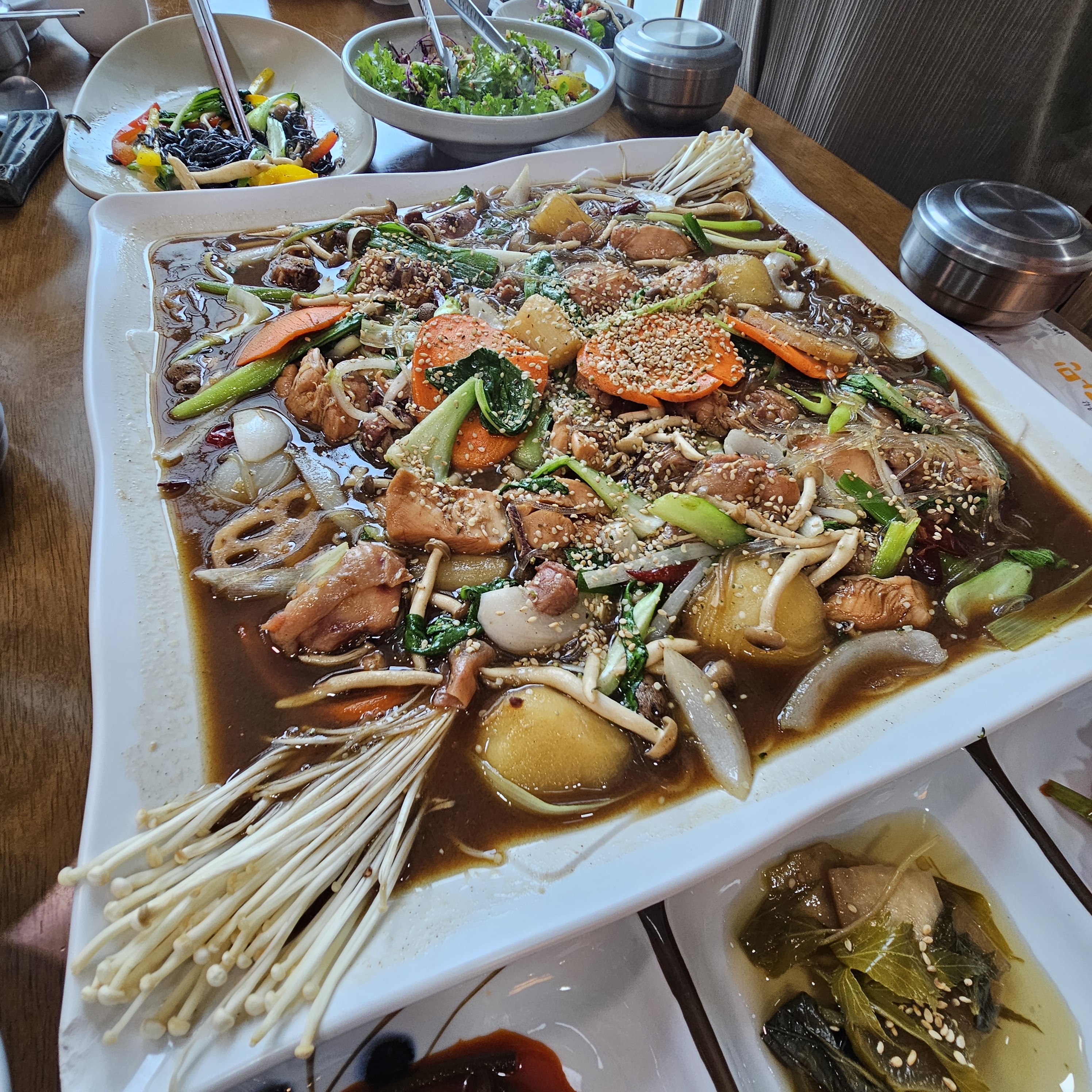 품솔 내부 또는 관련 모습