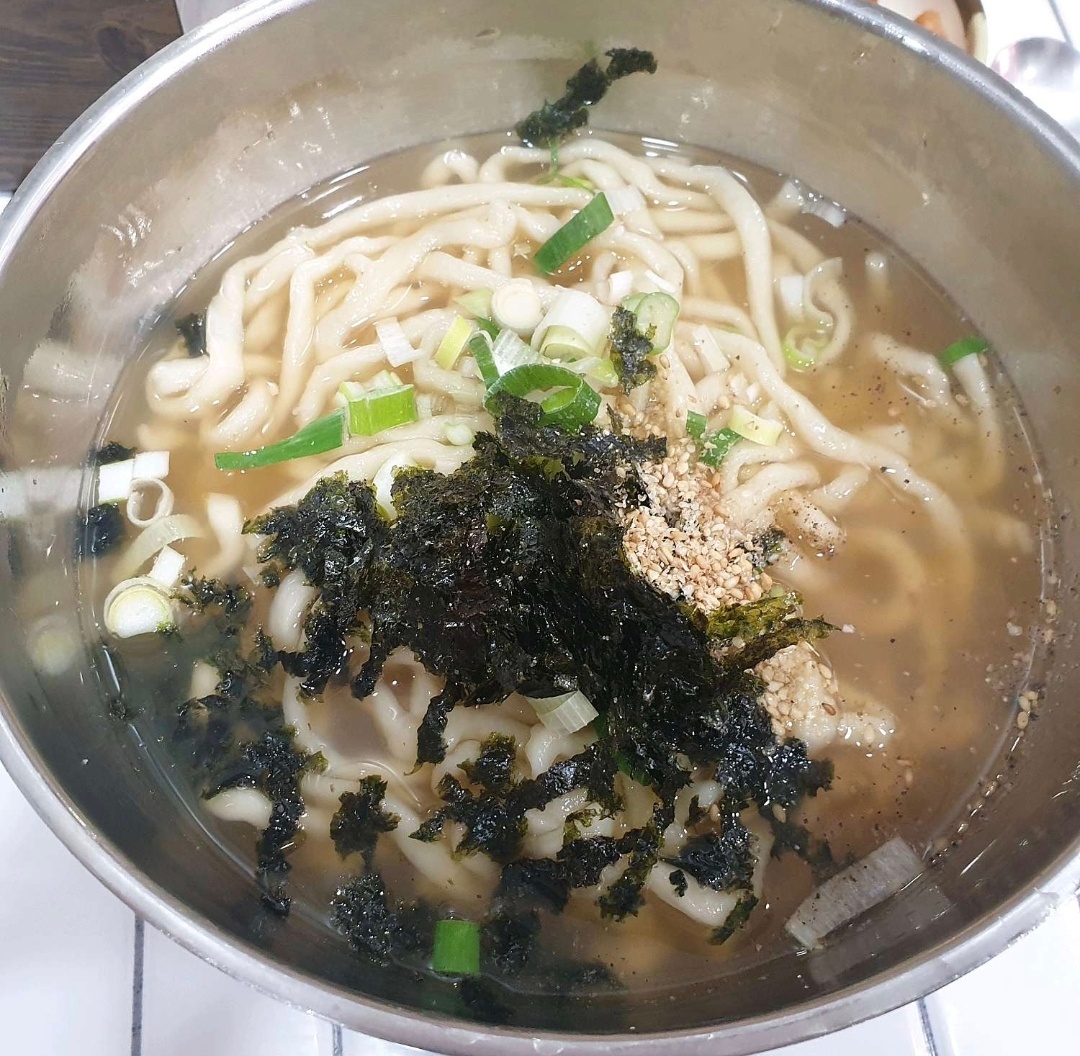 삼형제손칼국수 서울대입구역점
