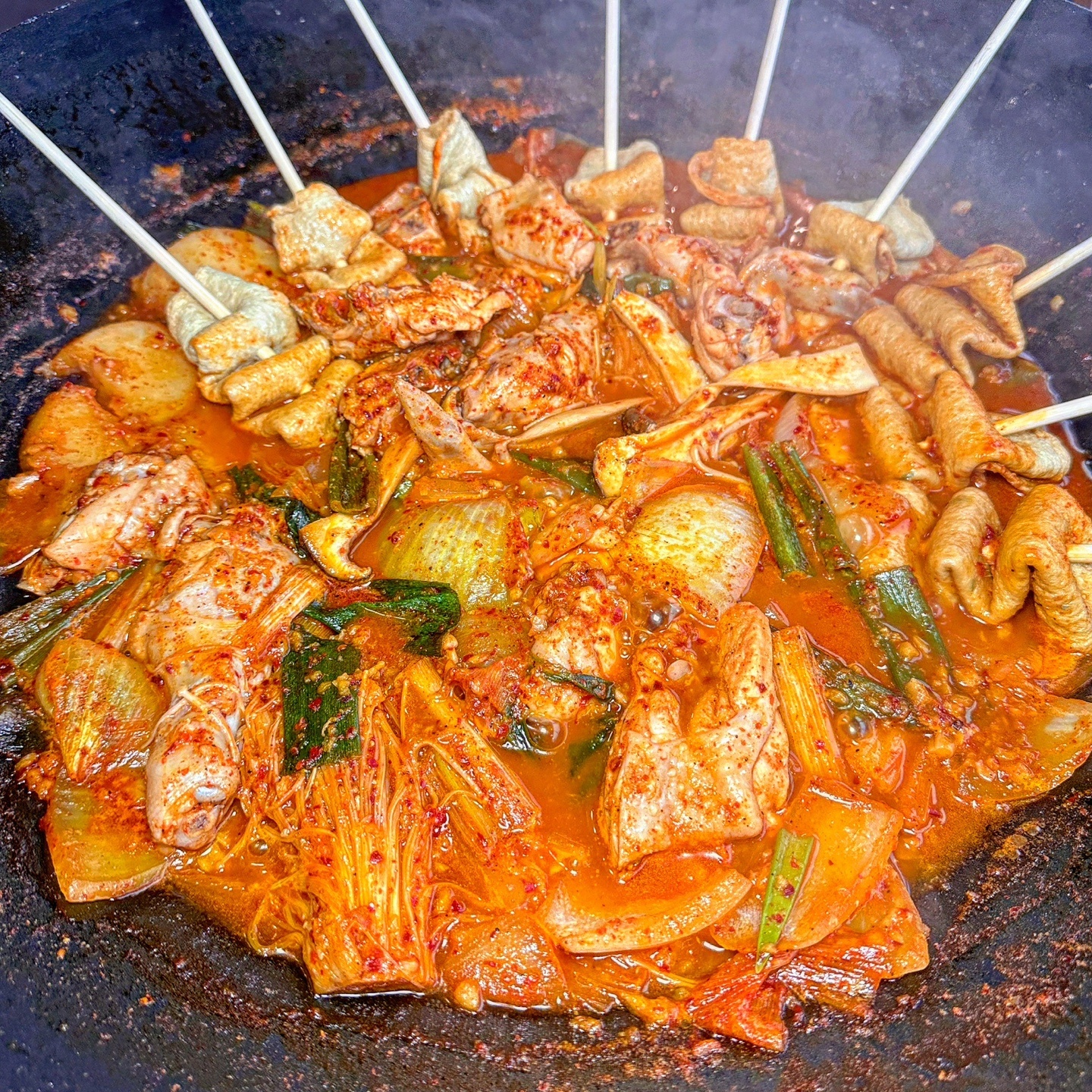 윤호네솥뚜껑닭볶음탕 설명사진