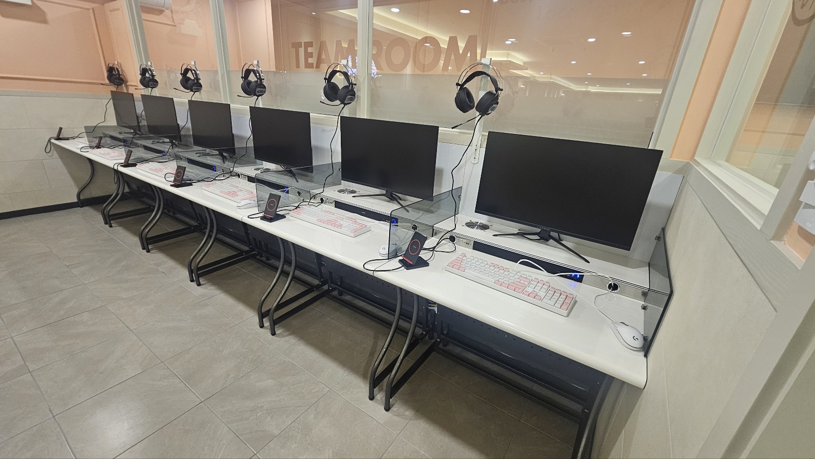 슈프림PC CAFE