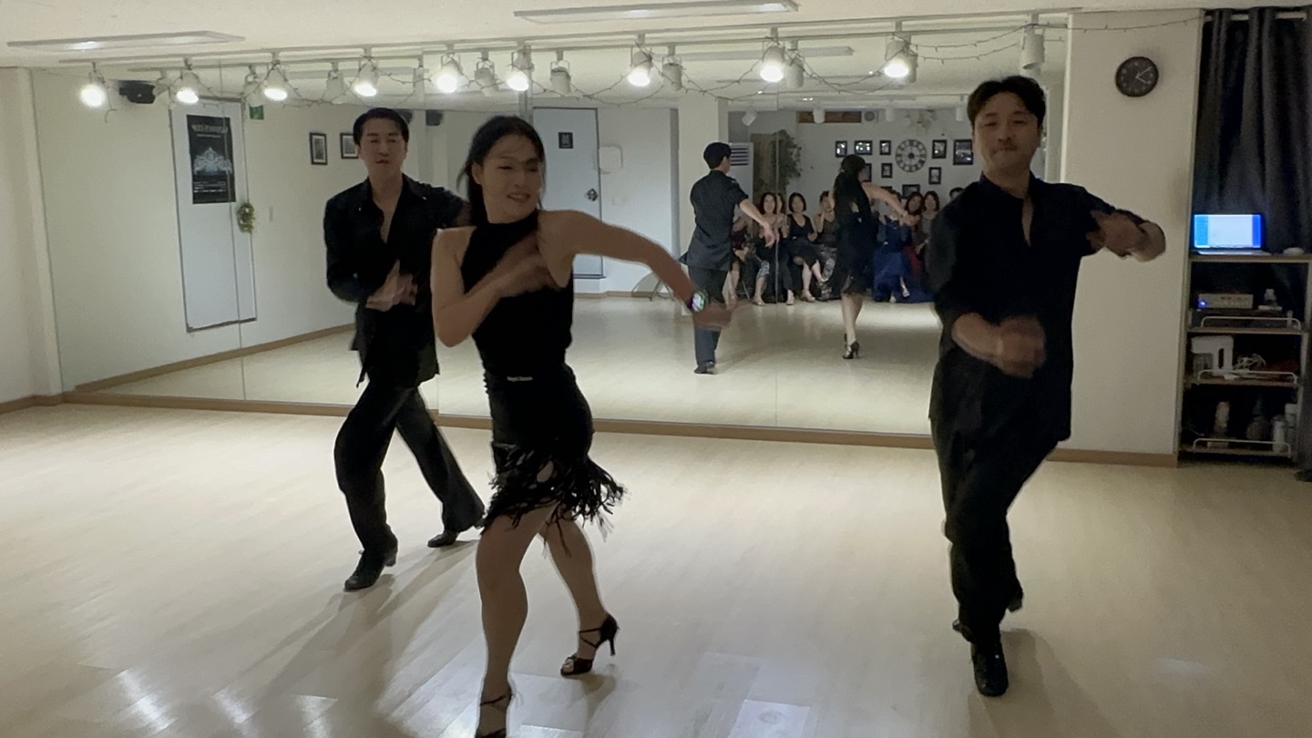 댄스스포츠 학원 온더플로어