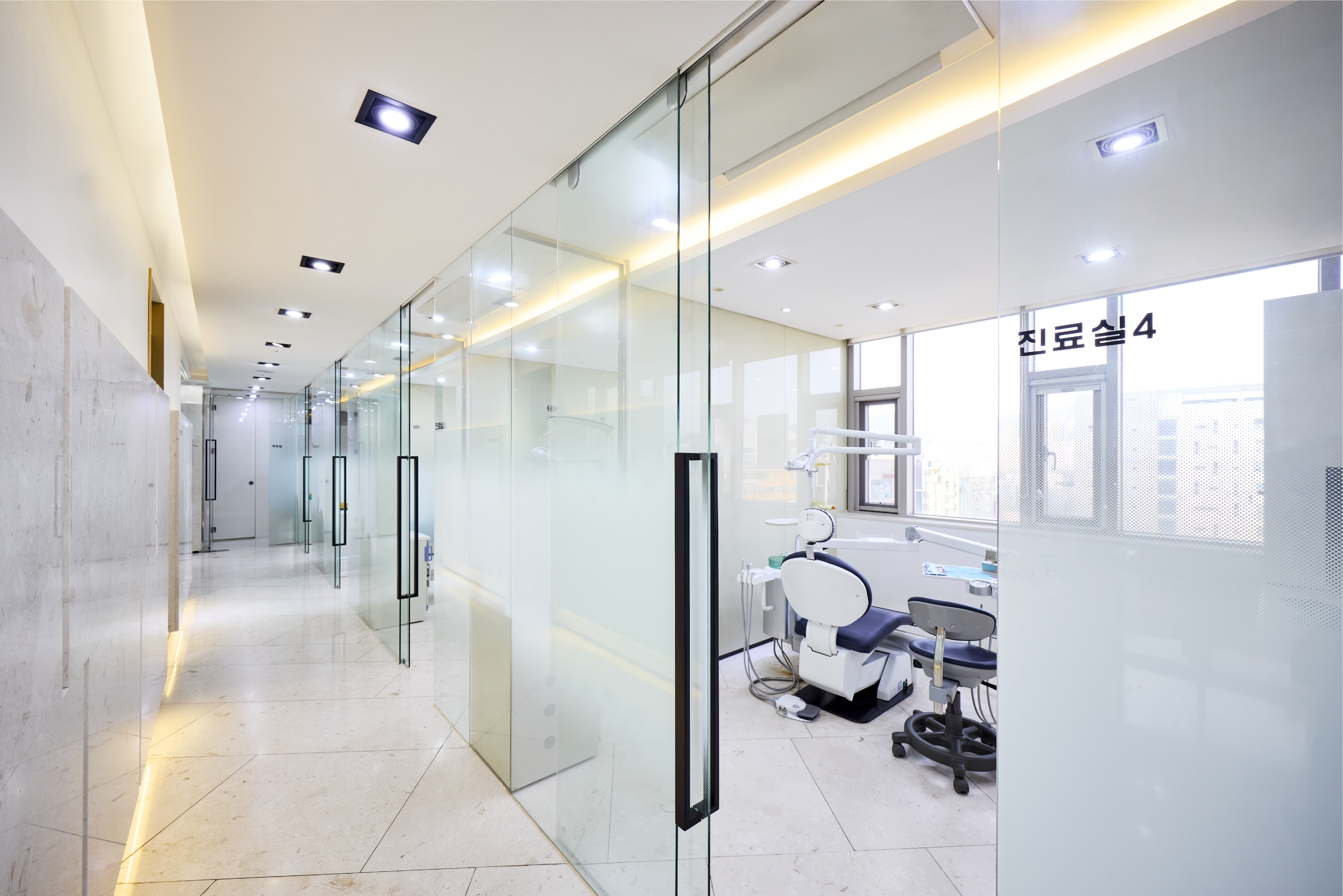 동래로덴치과병원 대표 이미지