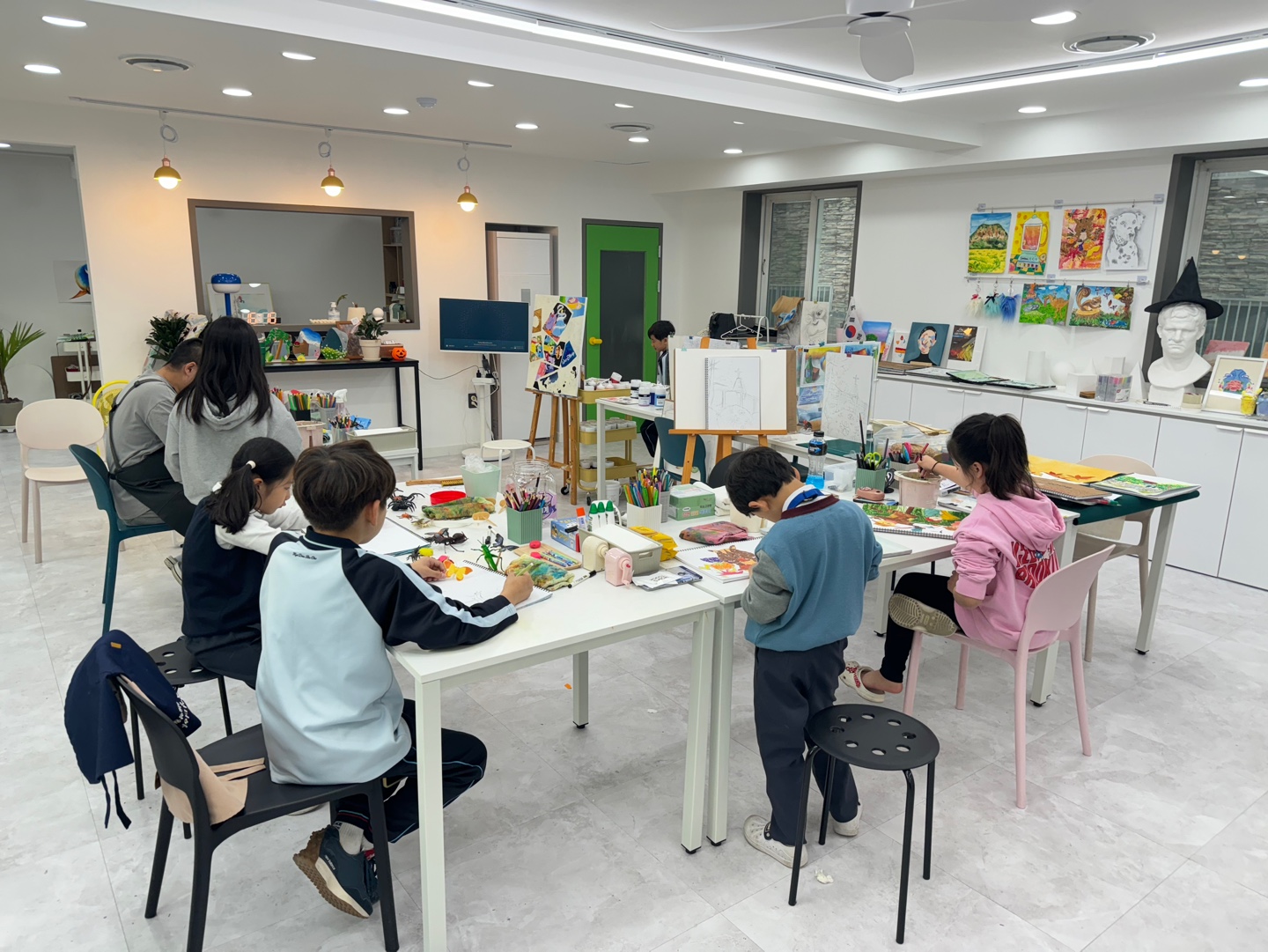 감성더하다미술학원