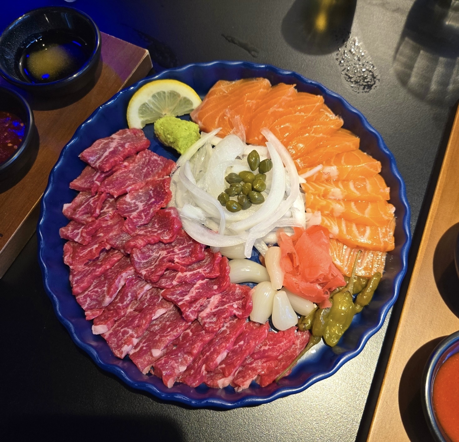 육회야문연어 수원인계점