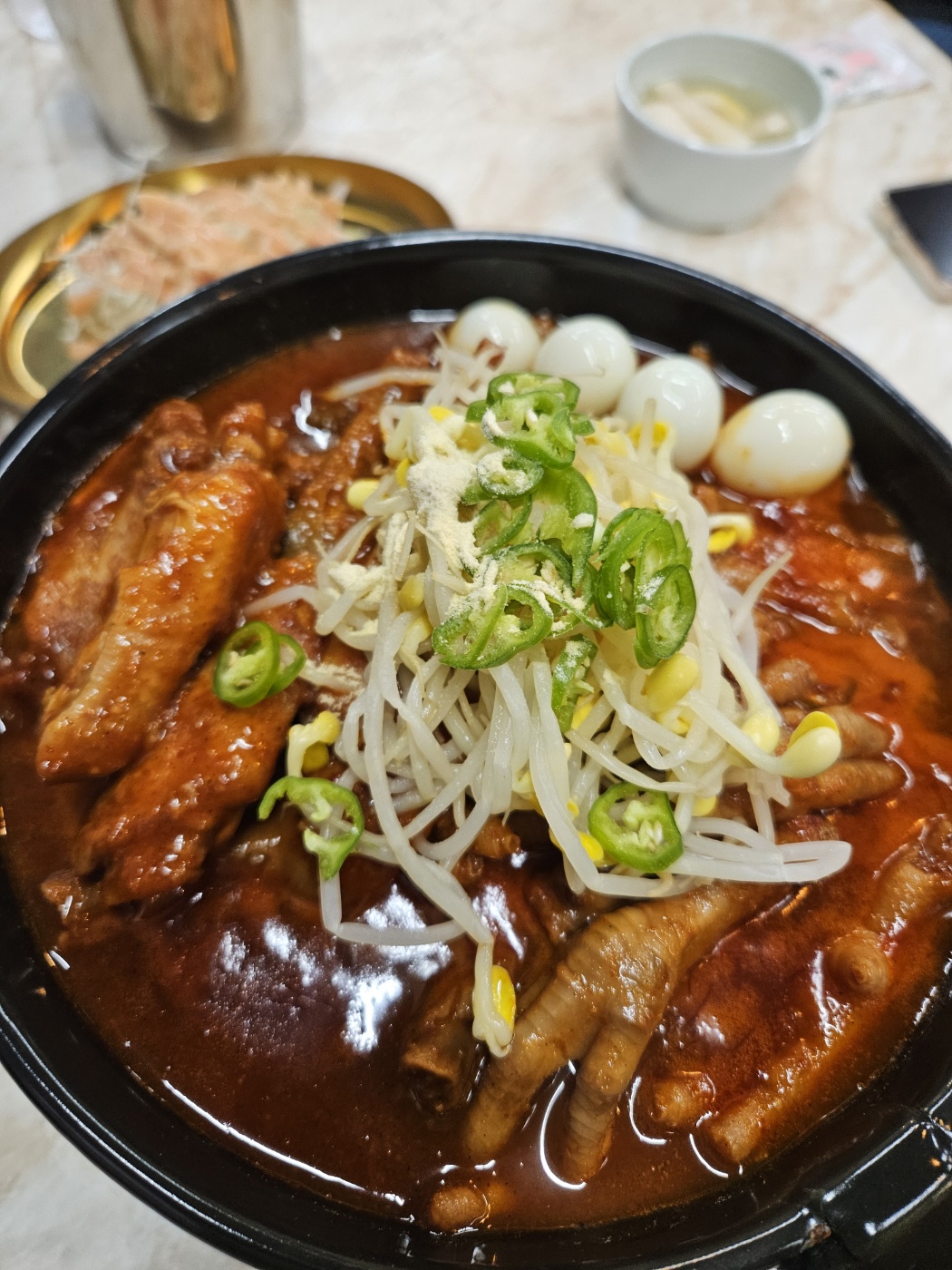 지산동칼국수,국물닭발