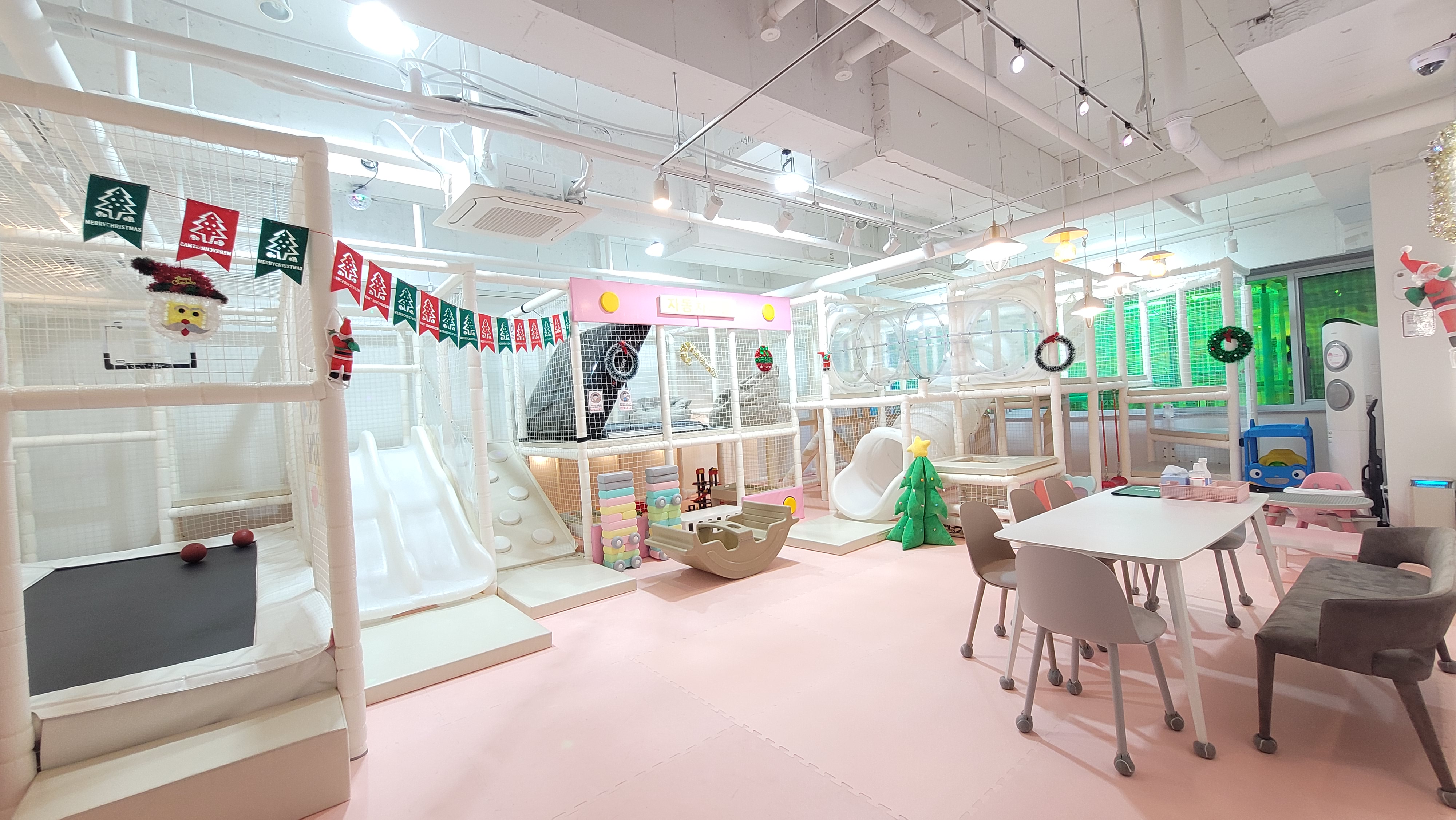 무인키즈카페 우리끼리 자동차마을 세종시청점