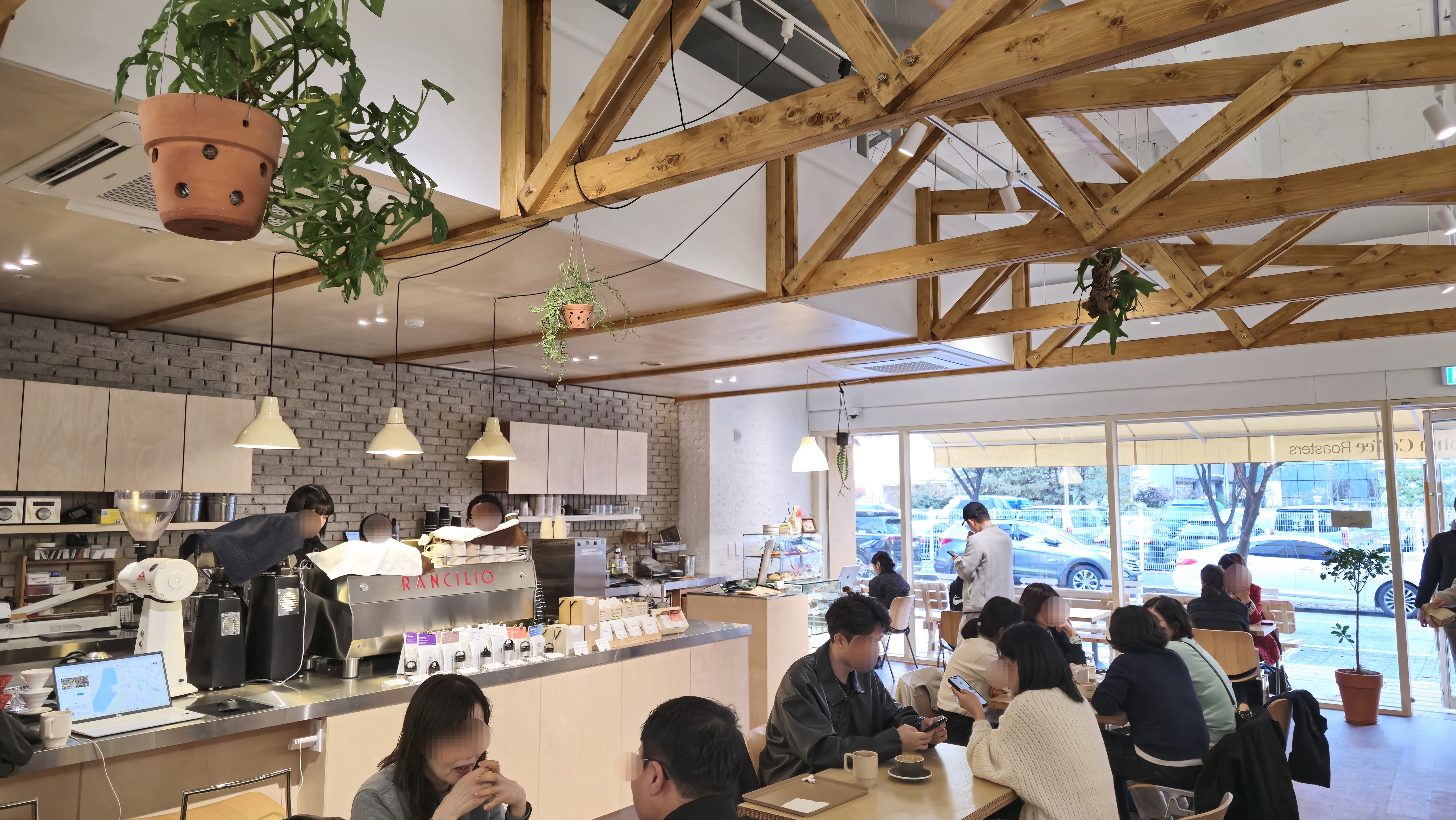돌핀커피로스터스