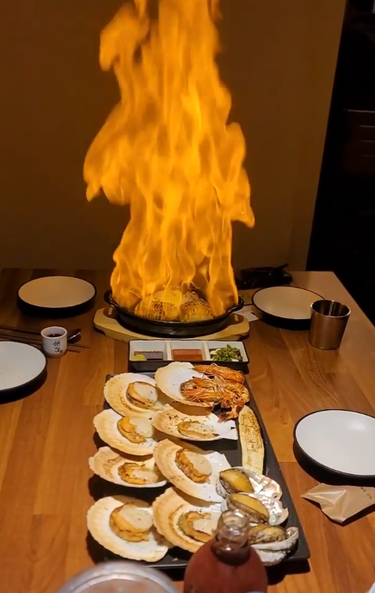 화덕 해물 불쇼