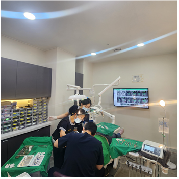 온플란트치과의원 대표 이미지