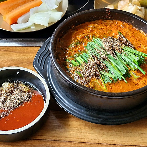 흑궁흑염소 요리전문점 본점