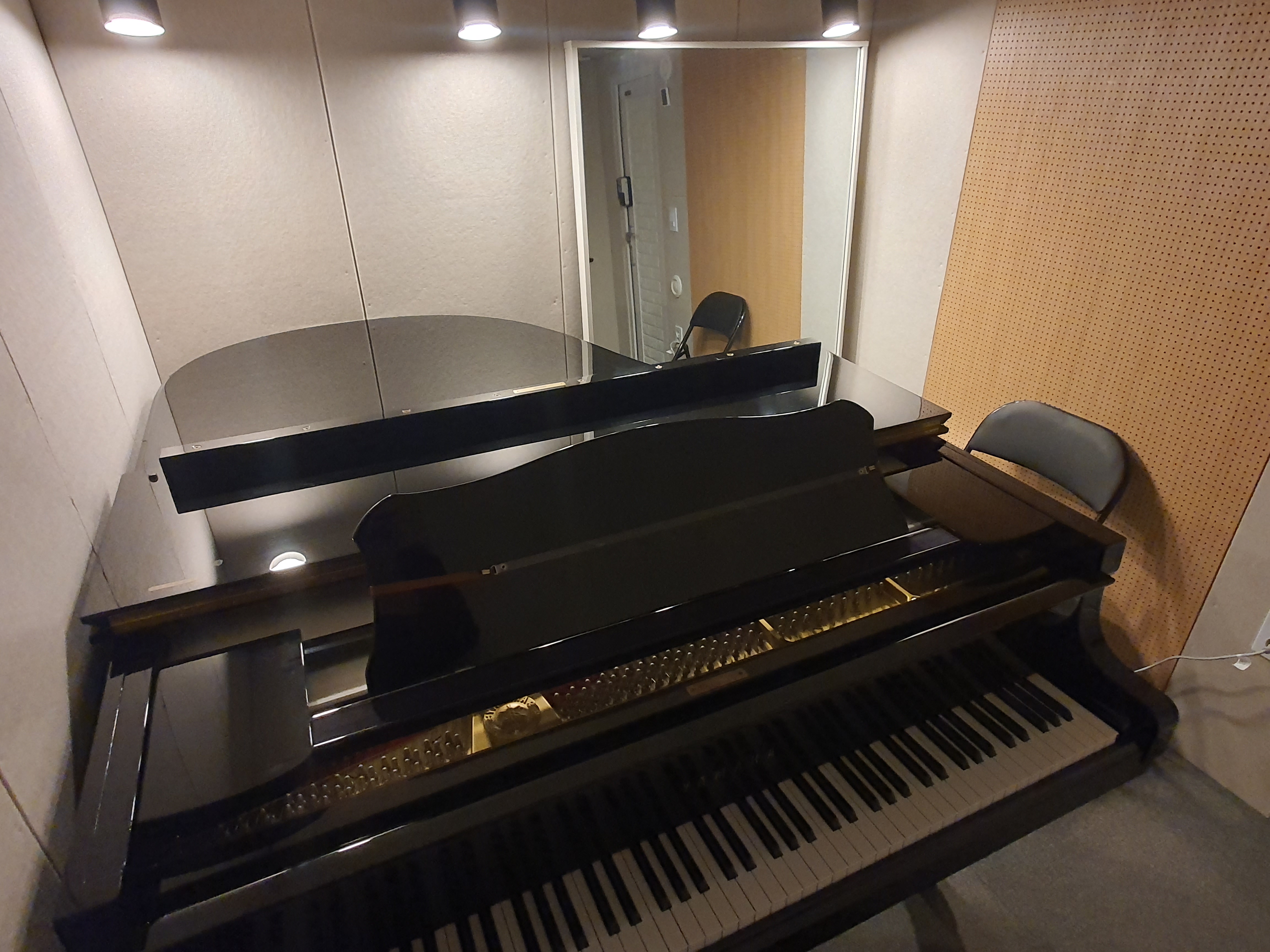 4번째 스튜디오 사진