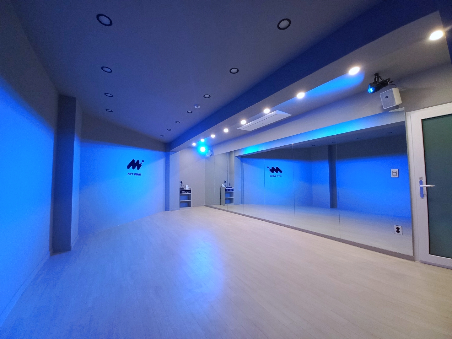 1번째 스튜디오 사진