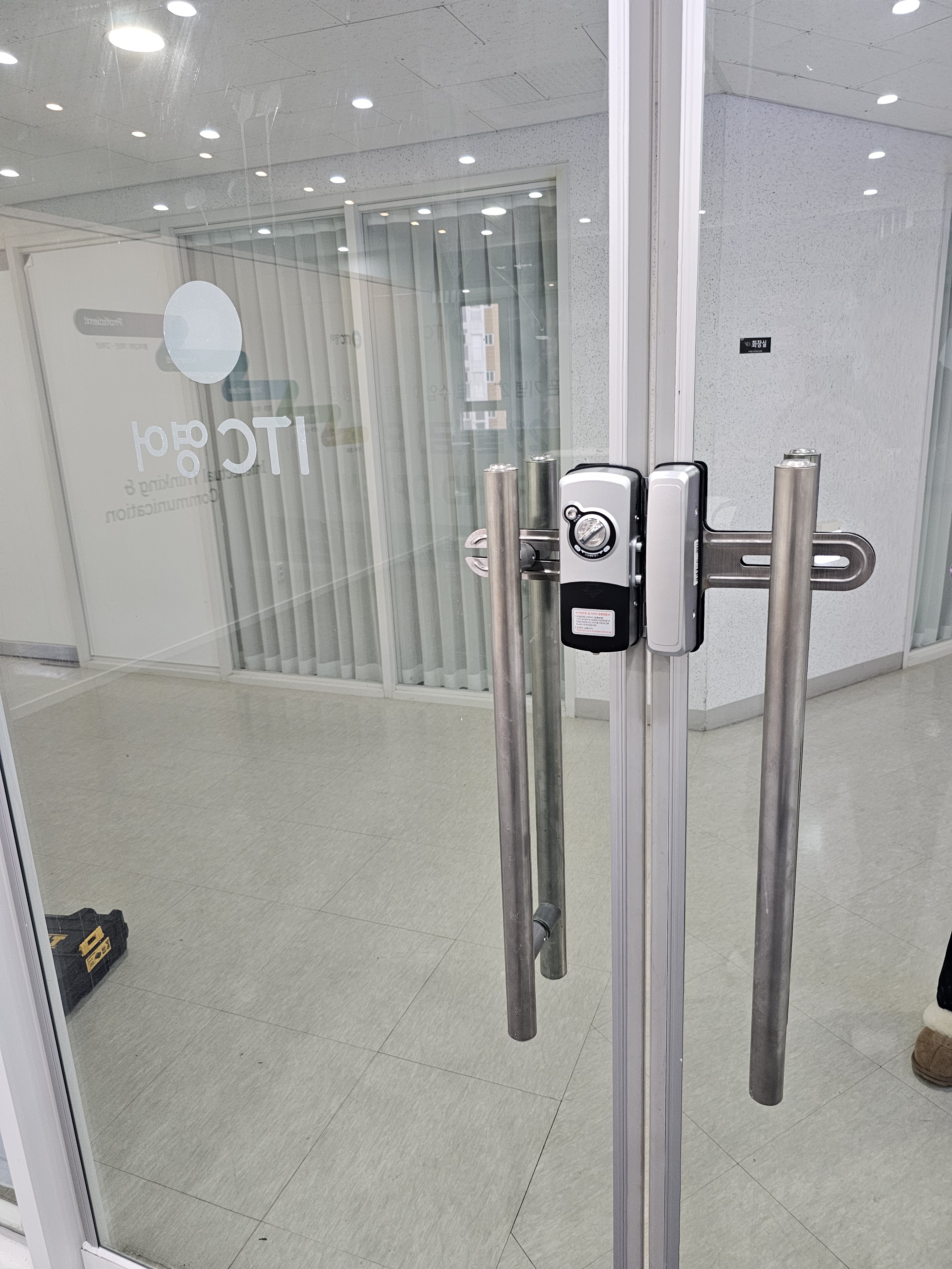 24시출장열쇠현관문도어락고장수리삼성게이트맨번호키설치교체