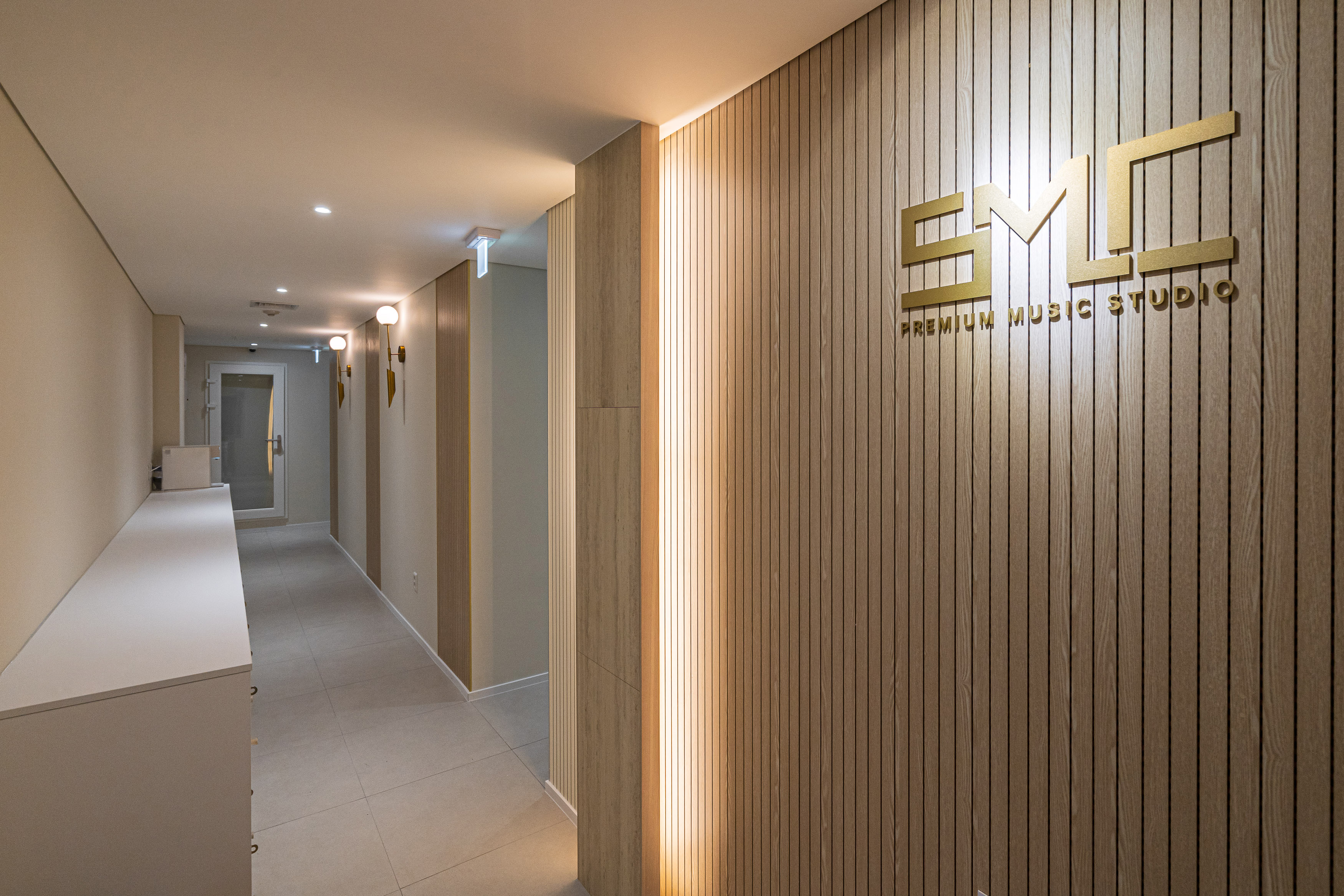 1번째 스튜디오 사진