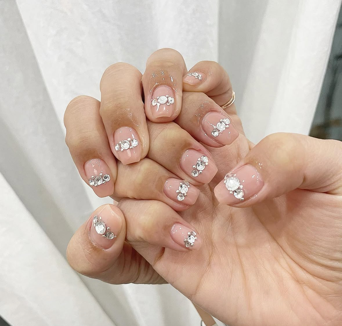 네일은아이브로우