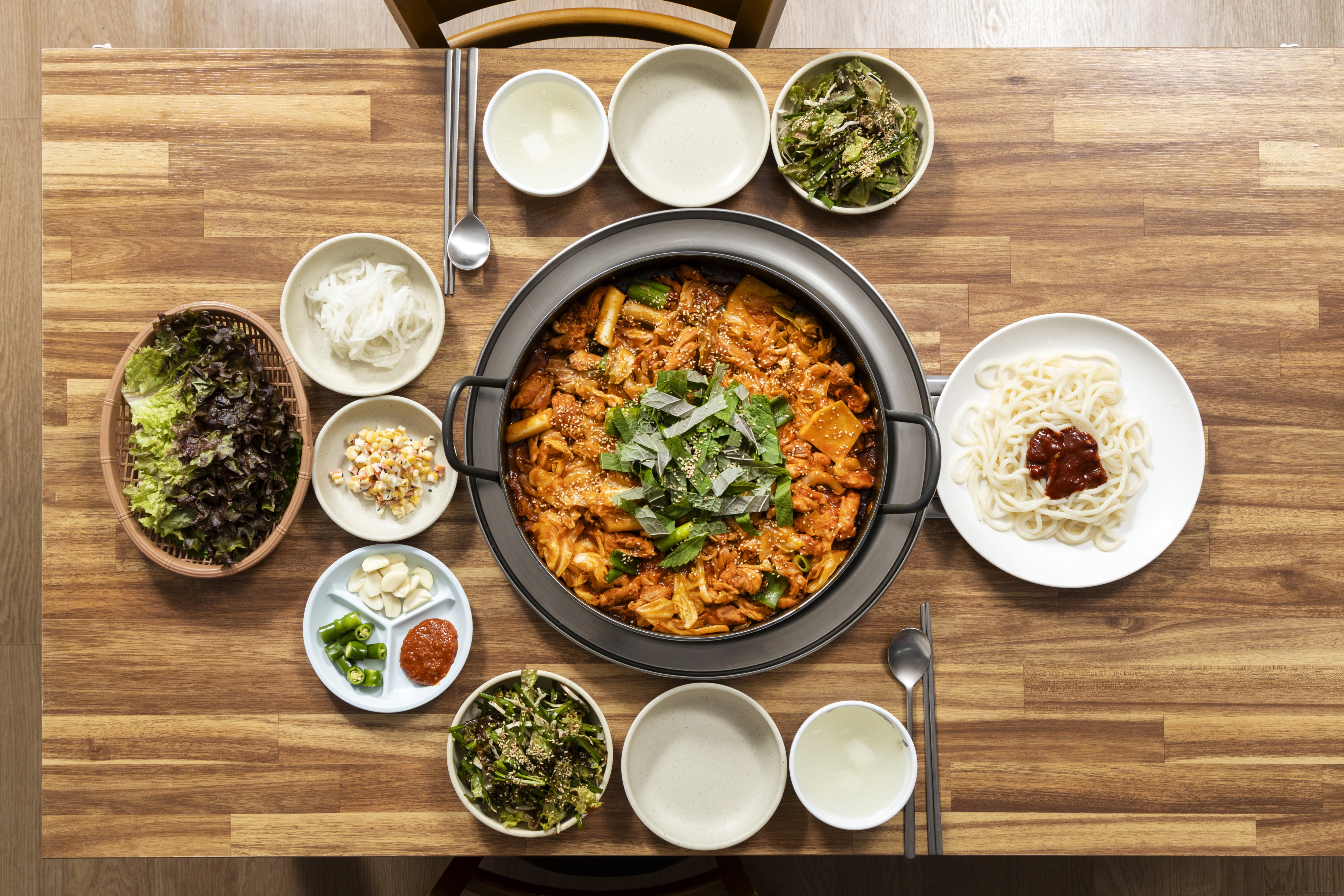 그여자의닭갈비 내부 또는 관련 모습