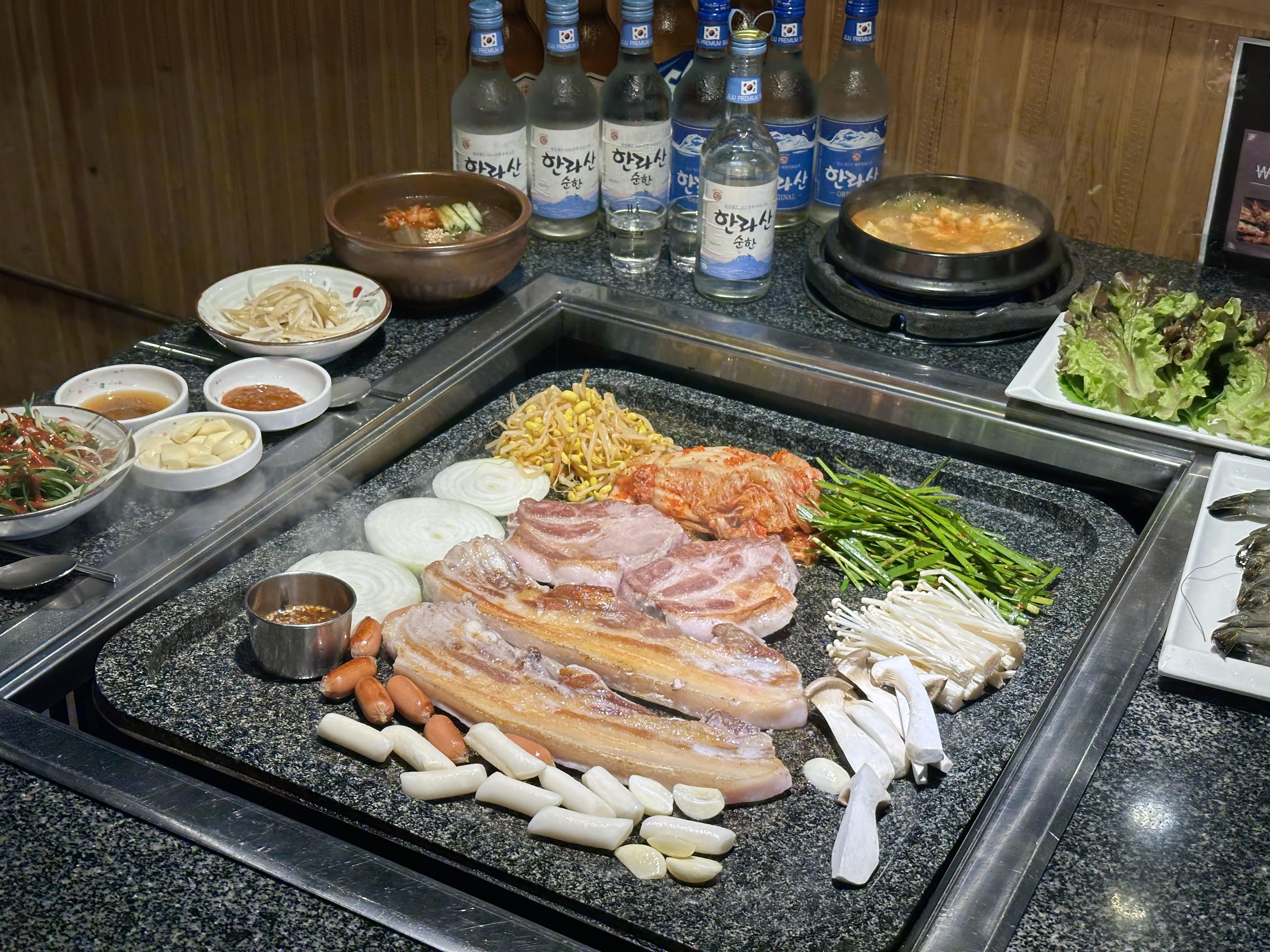 제주오겹살왕돌구이집 본점