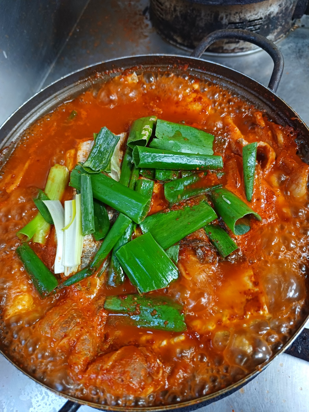 멸치쌈밥 돌게장 만영