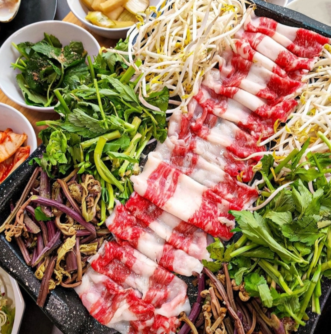전복미나리삼겹살 내부 또는 관련 모습