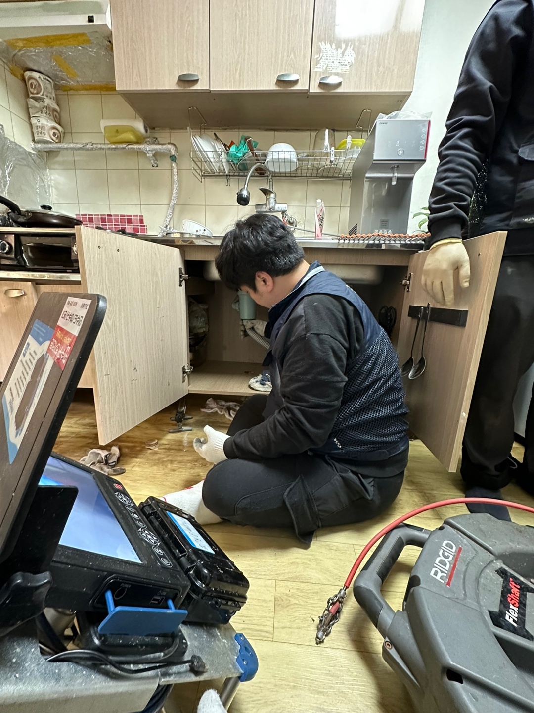 하수구막힘싱크대막힘변기막힘역류뚫음배관24시