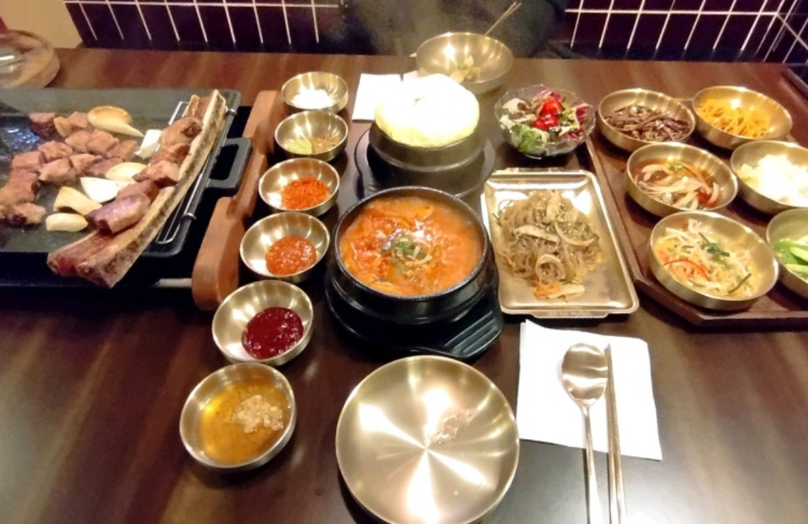 릴리레스토 내부 또는 관련 모습