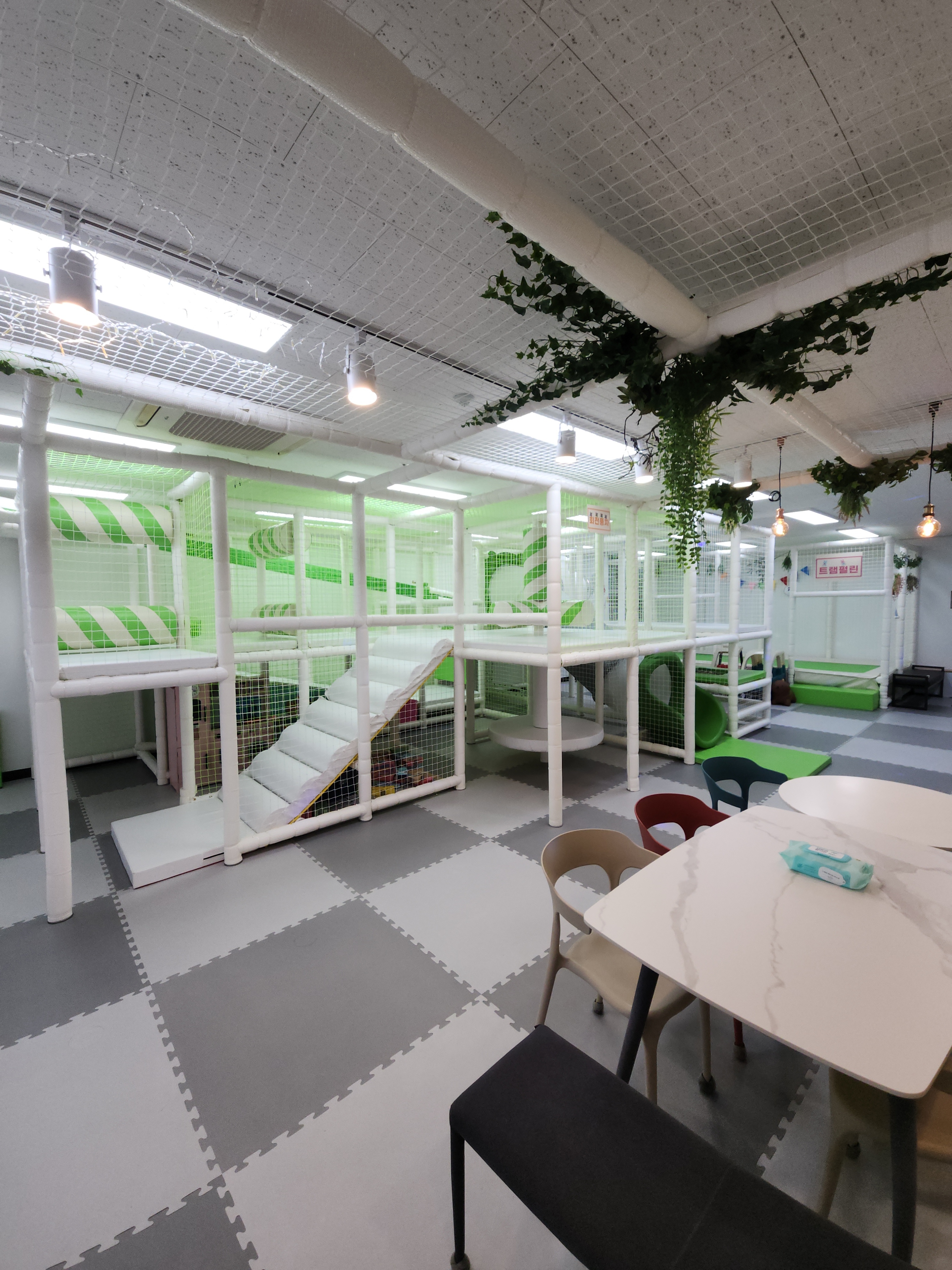 무인키즈카페 우리끼리 숲속마을 세종아름점